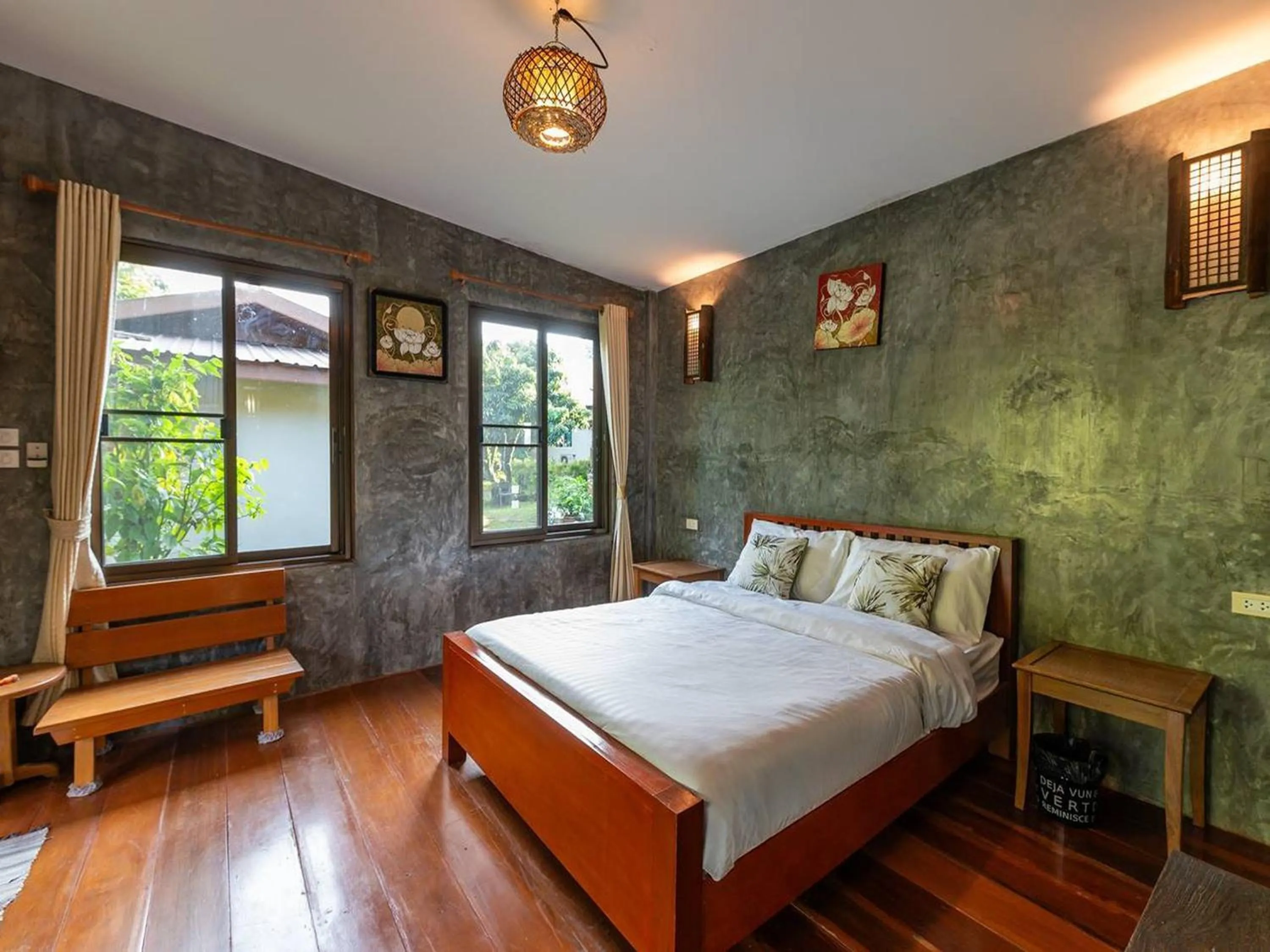 Bed in Lion Cafe Resort