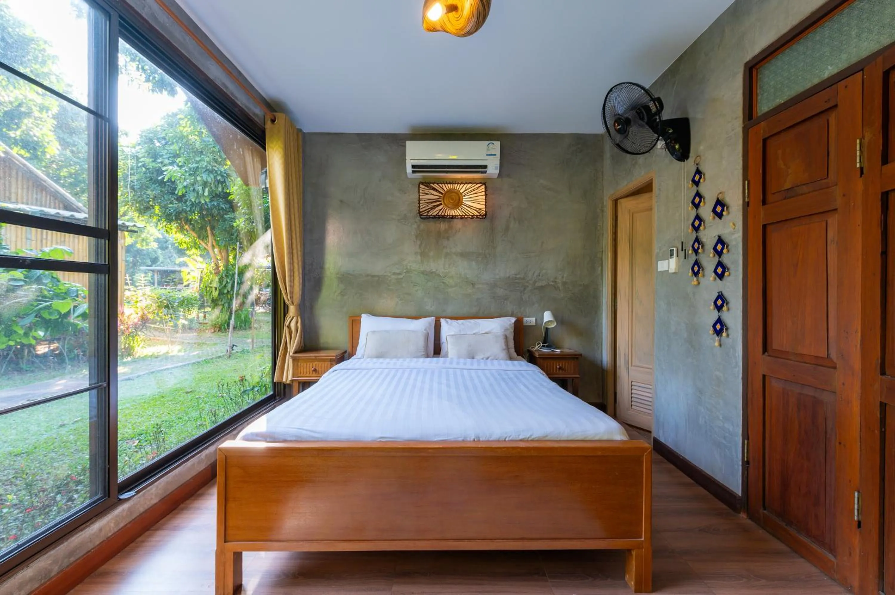 Bed in lion resort & cafe