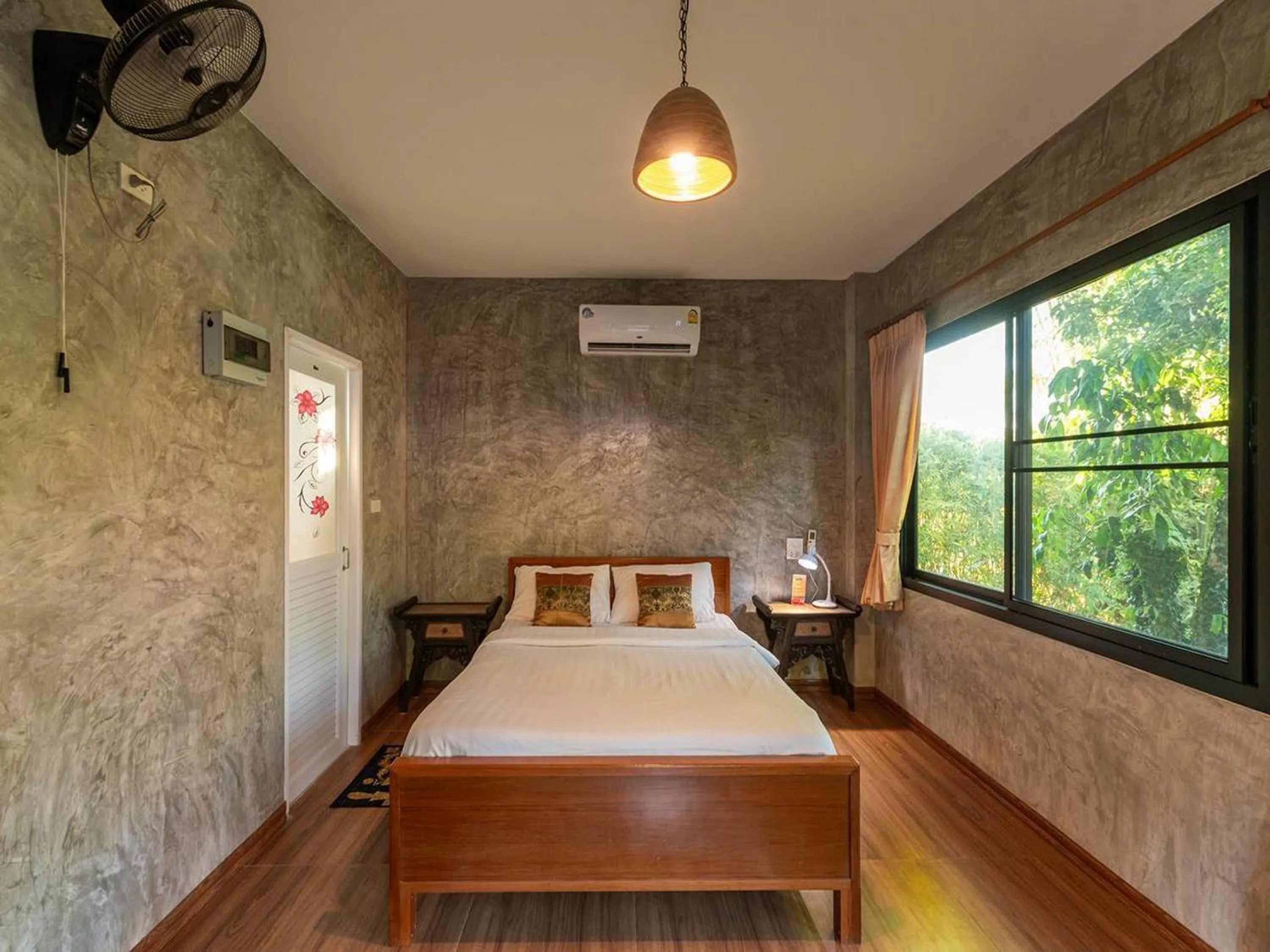 Bed in Lion Cafe Resort