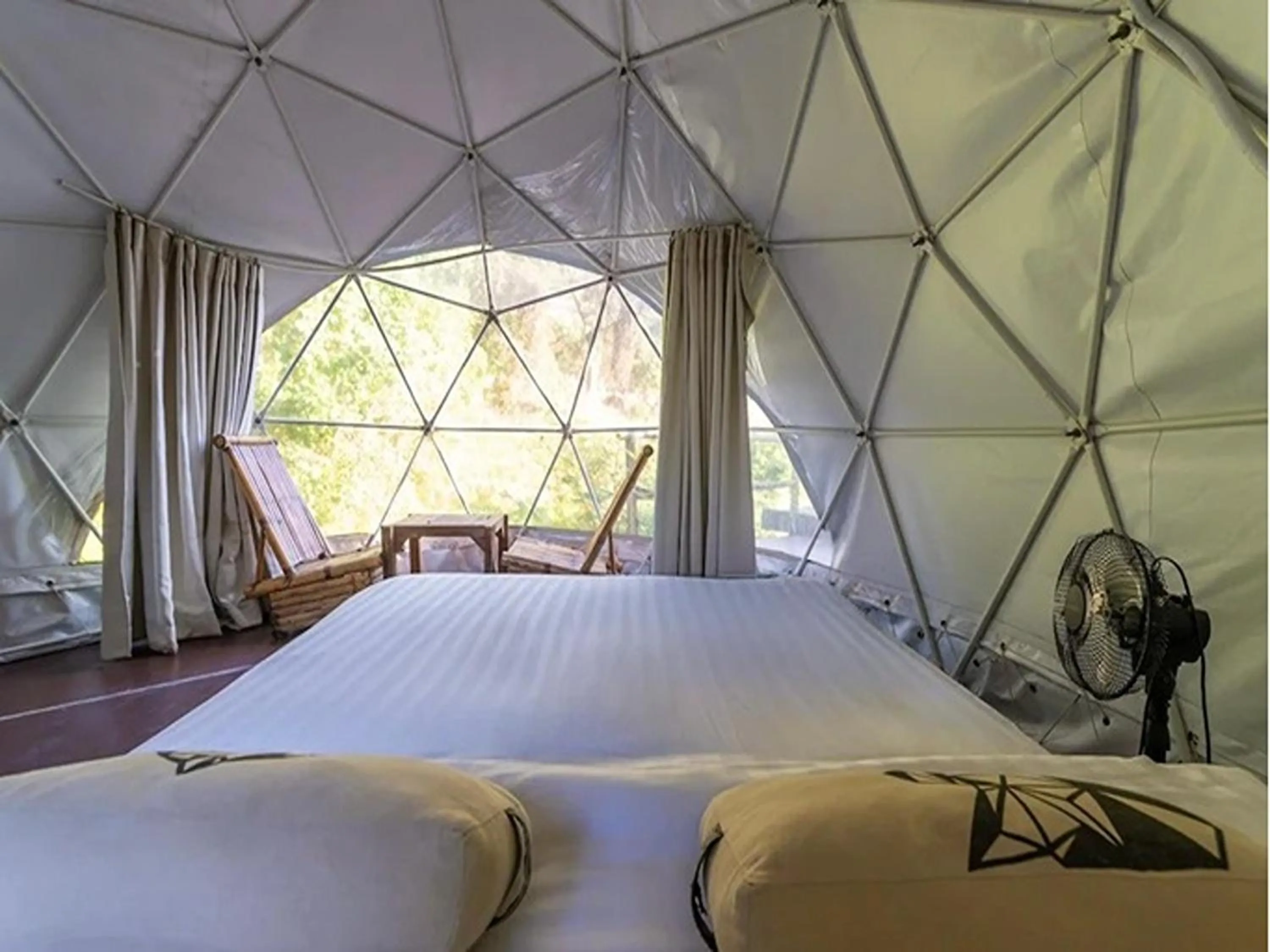 Bed in Lion Cafe Resort