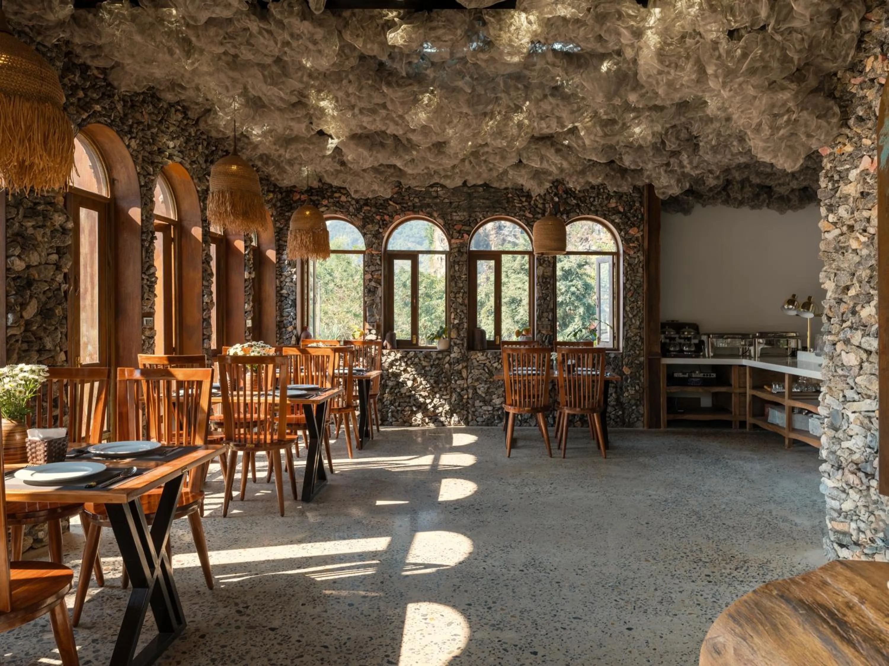 Restaurant/places to eat in Ailee Villa&Hotel TamCoc