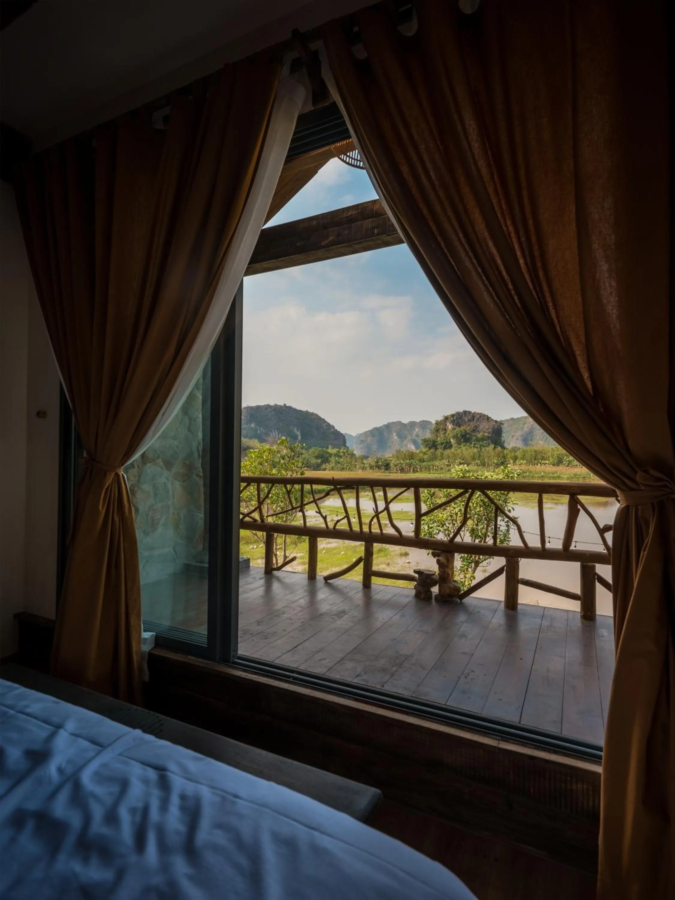 View (from property/room), Bed in Ailee Villa&Hotel TamCoc