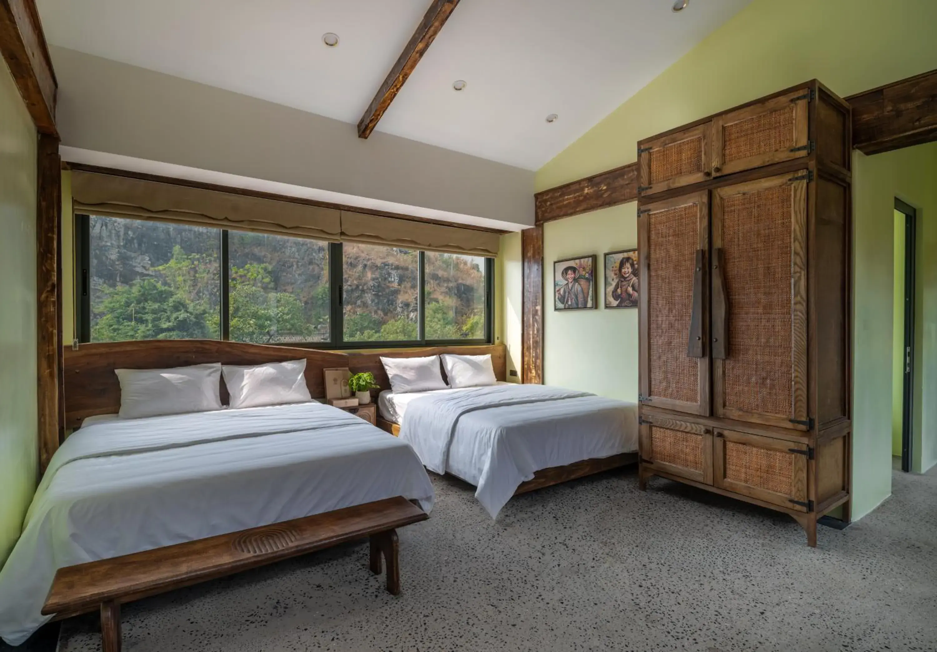 Family Room with Mountain View in Ailee Villa&Hotel TamCoc Family Room with Mountain View in Ailee Villa&Hotel TamCoc