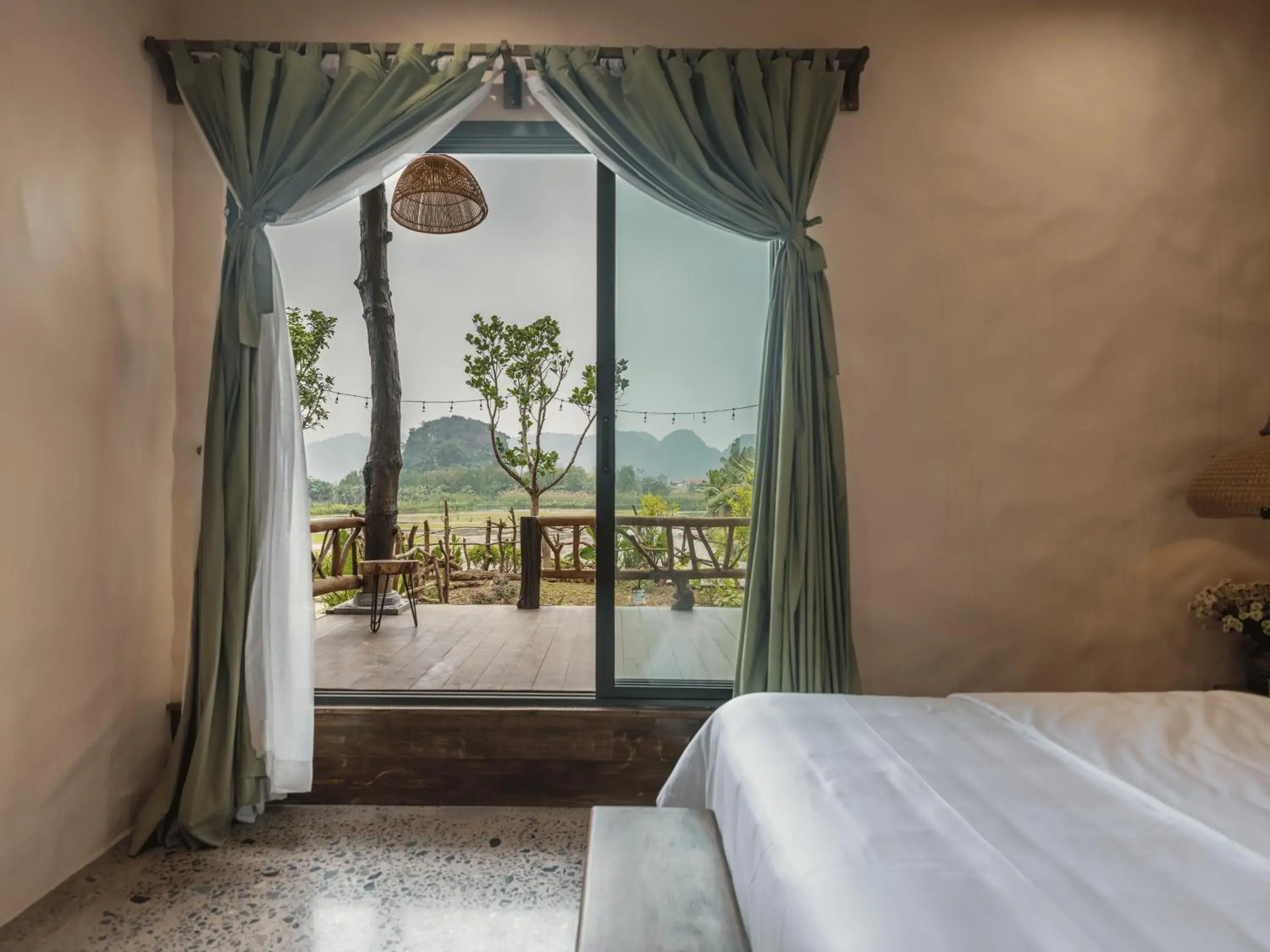 Double Room with Private External Bathroom in Ailee Villa&Hotel TamCoc Double Room with Private External Bathroom in Ailee Villa&Hotel TamCoc