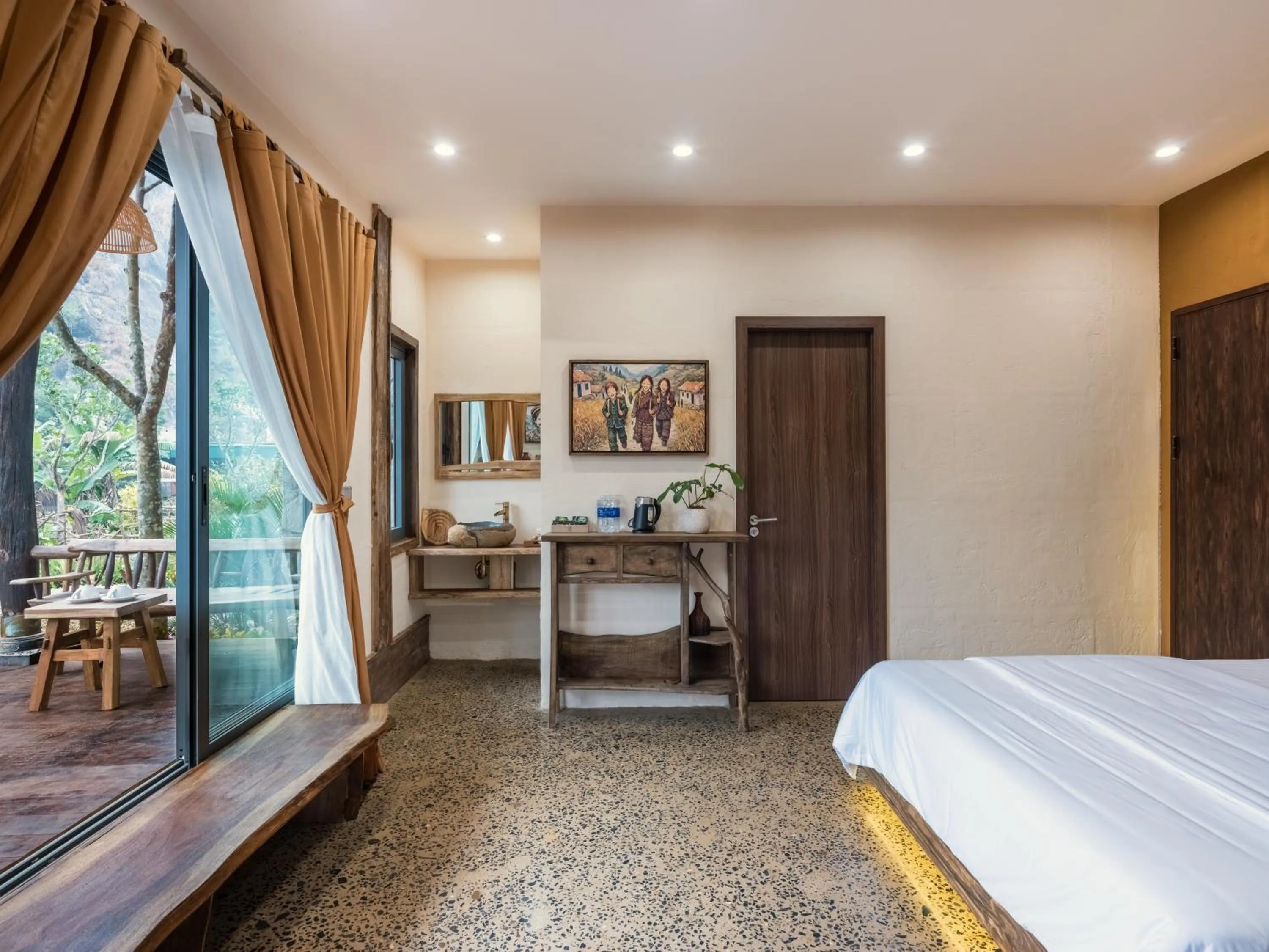 Photo of the whole room, Bed in Ailee Villa&Hotel TamCoc