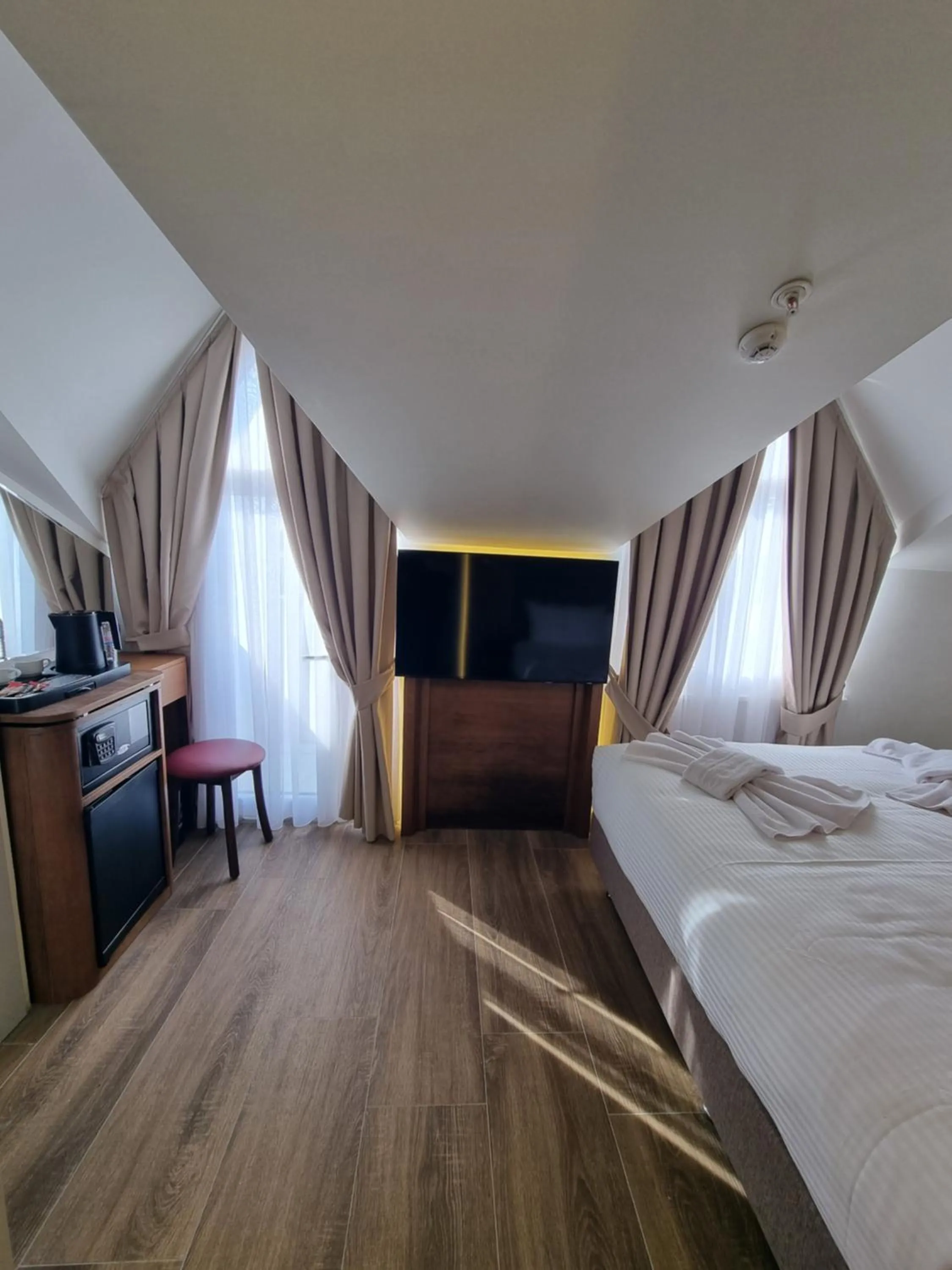 TV and multimedia, Bed in RIJJI HOTEL ISTANBUL OLD CiTY