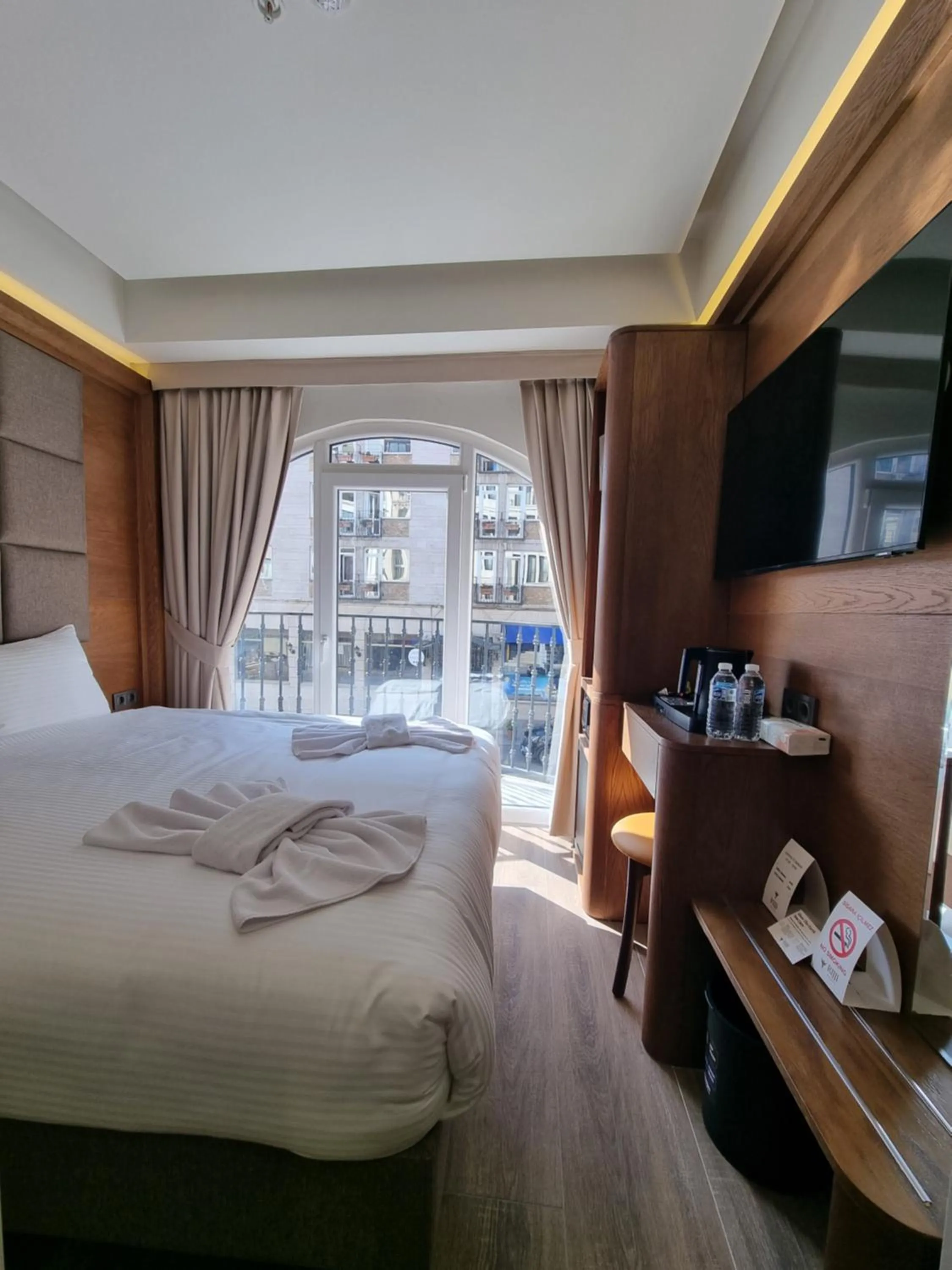 Coffee/tea facilities, Bed in RIJJI HOTEL ISTANBUL OLD CiTY