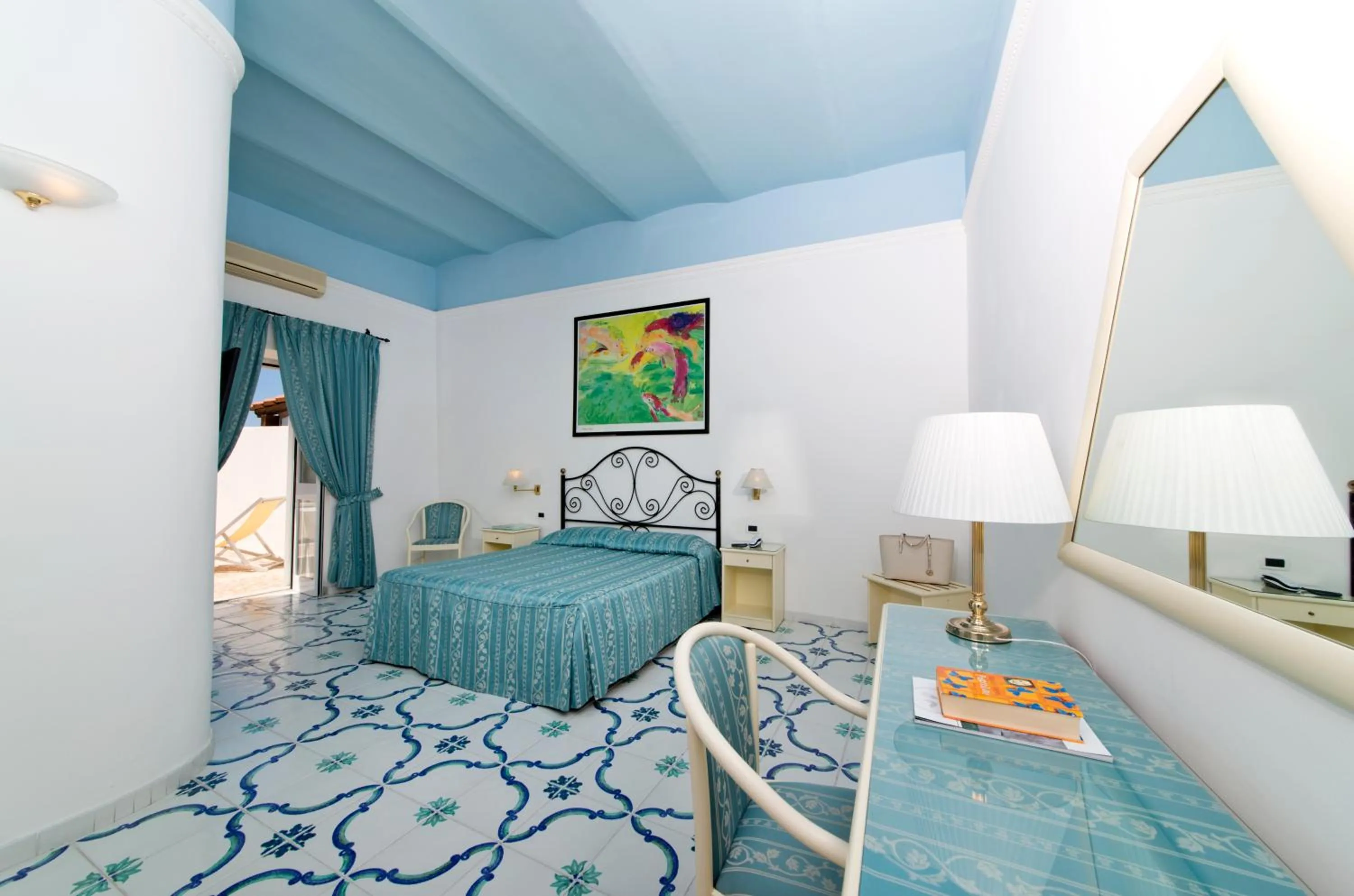 Balcony/Terrace, Bed in Hotel Villa Bianca