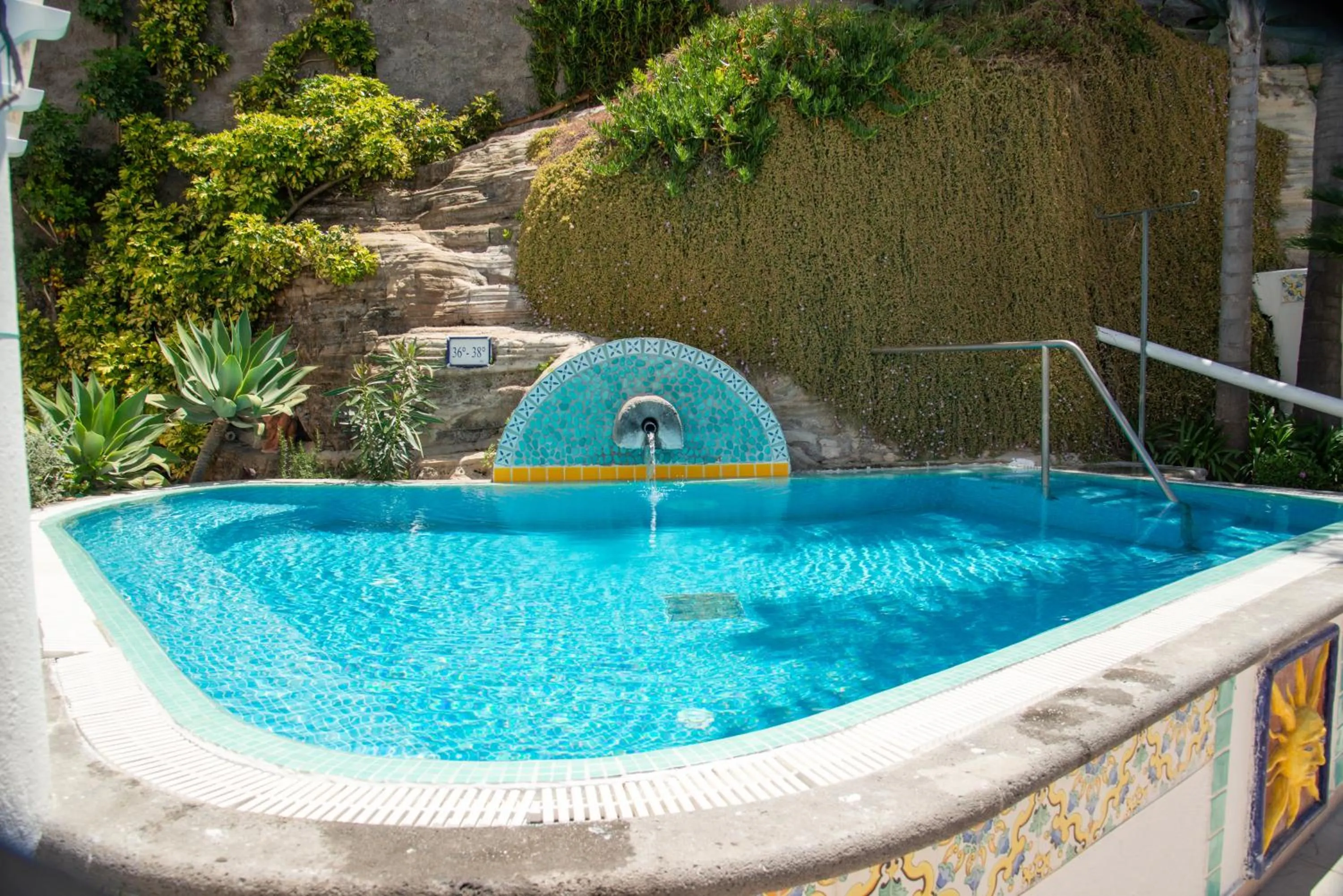 Swimming pool in Hotel Villa Bianca