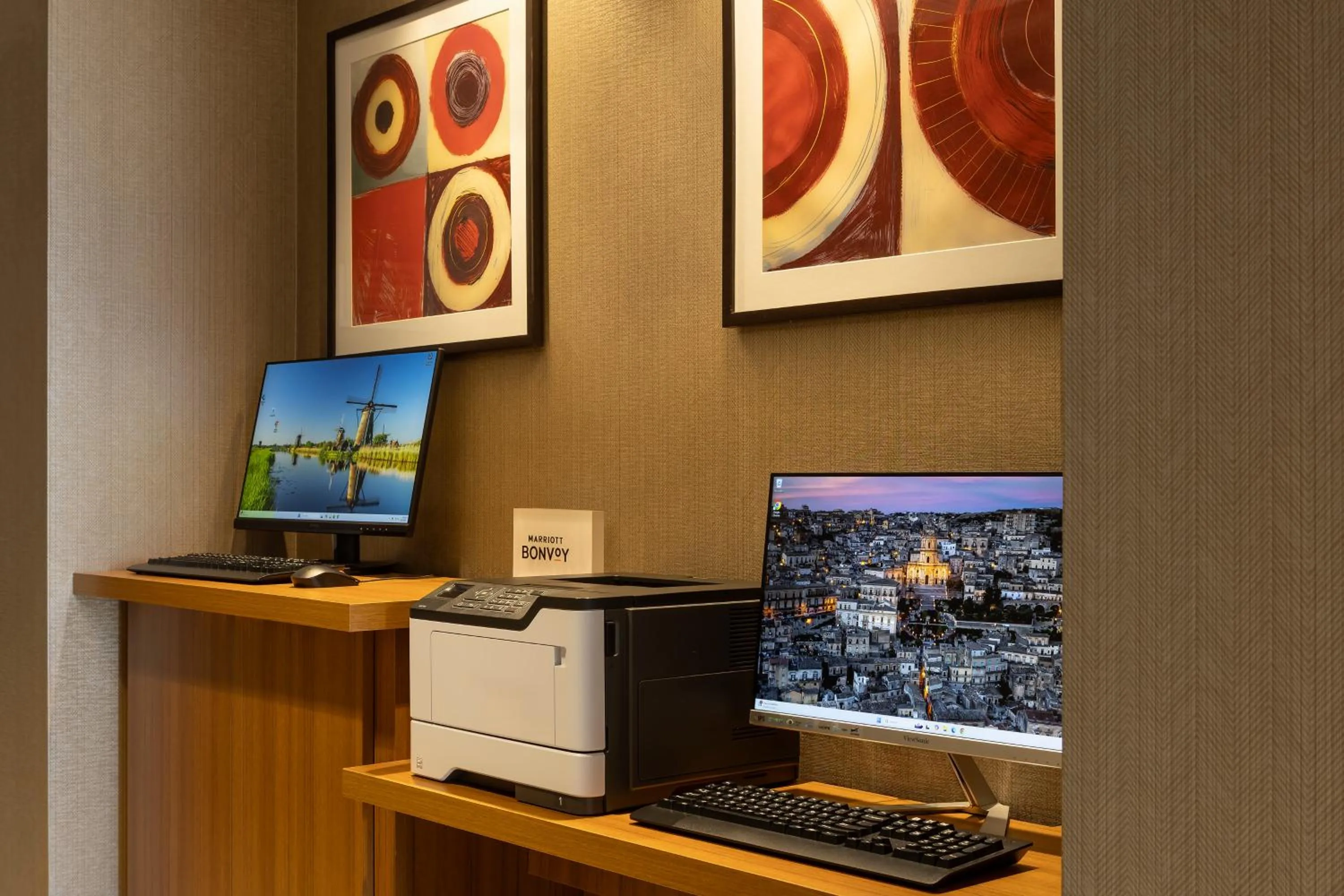 Business facilities in SpringHill Suites by Marriott Fargo