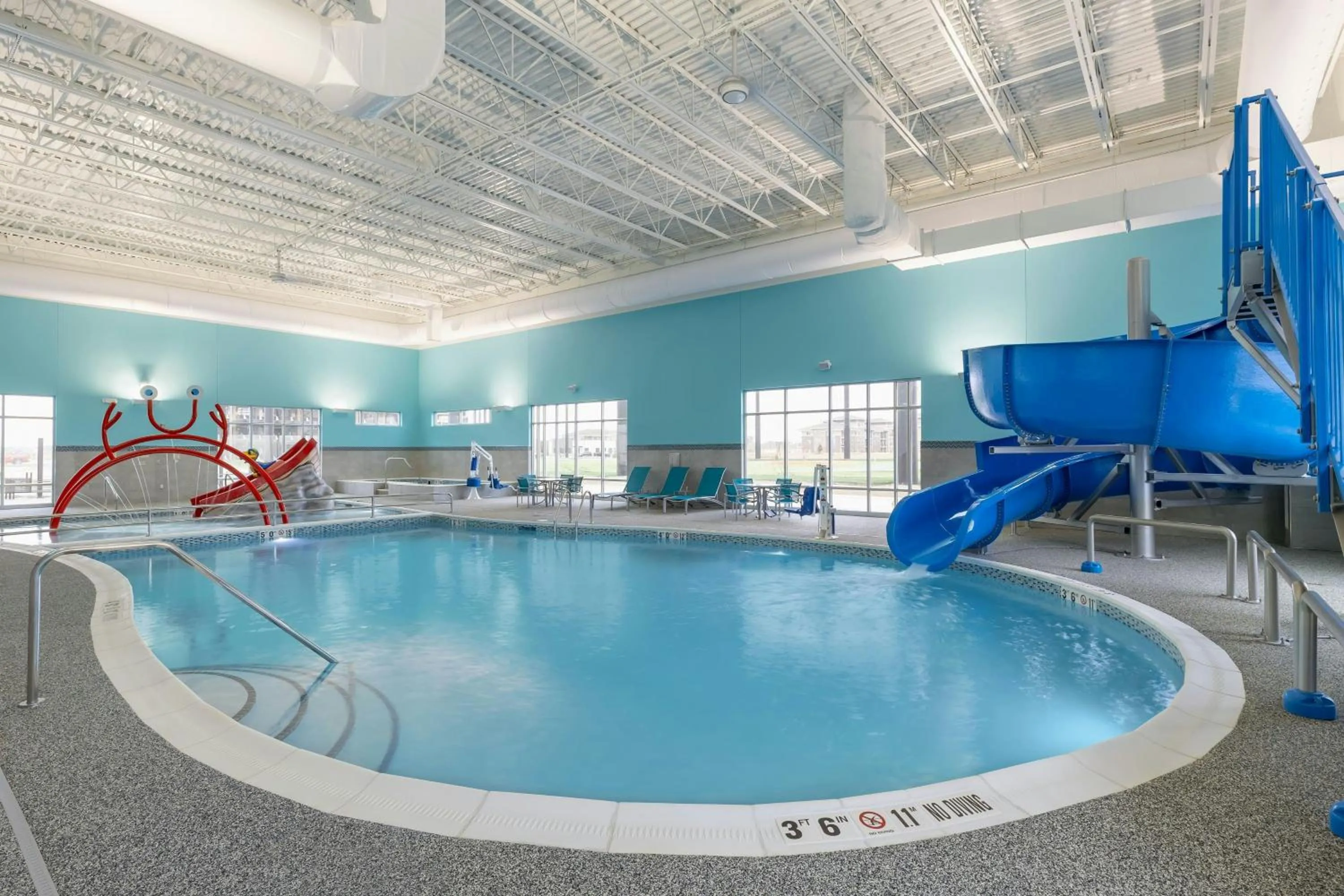 Swimming pool in SpringHill Suites by Marriott Fargo