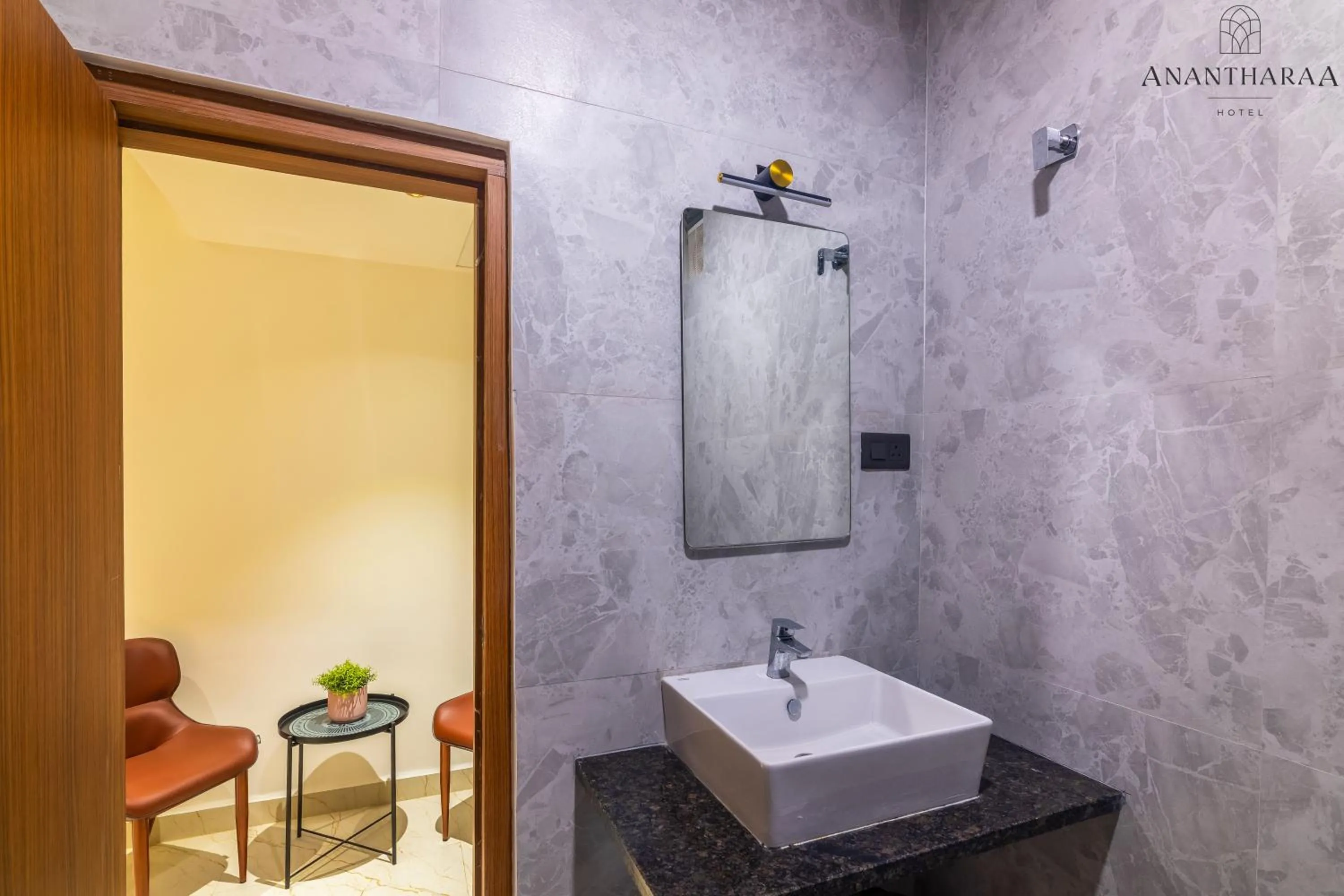 Shower in Anantharaa Hotel