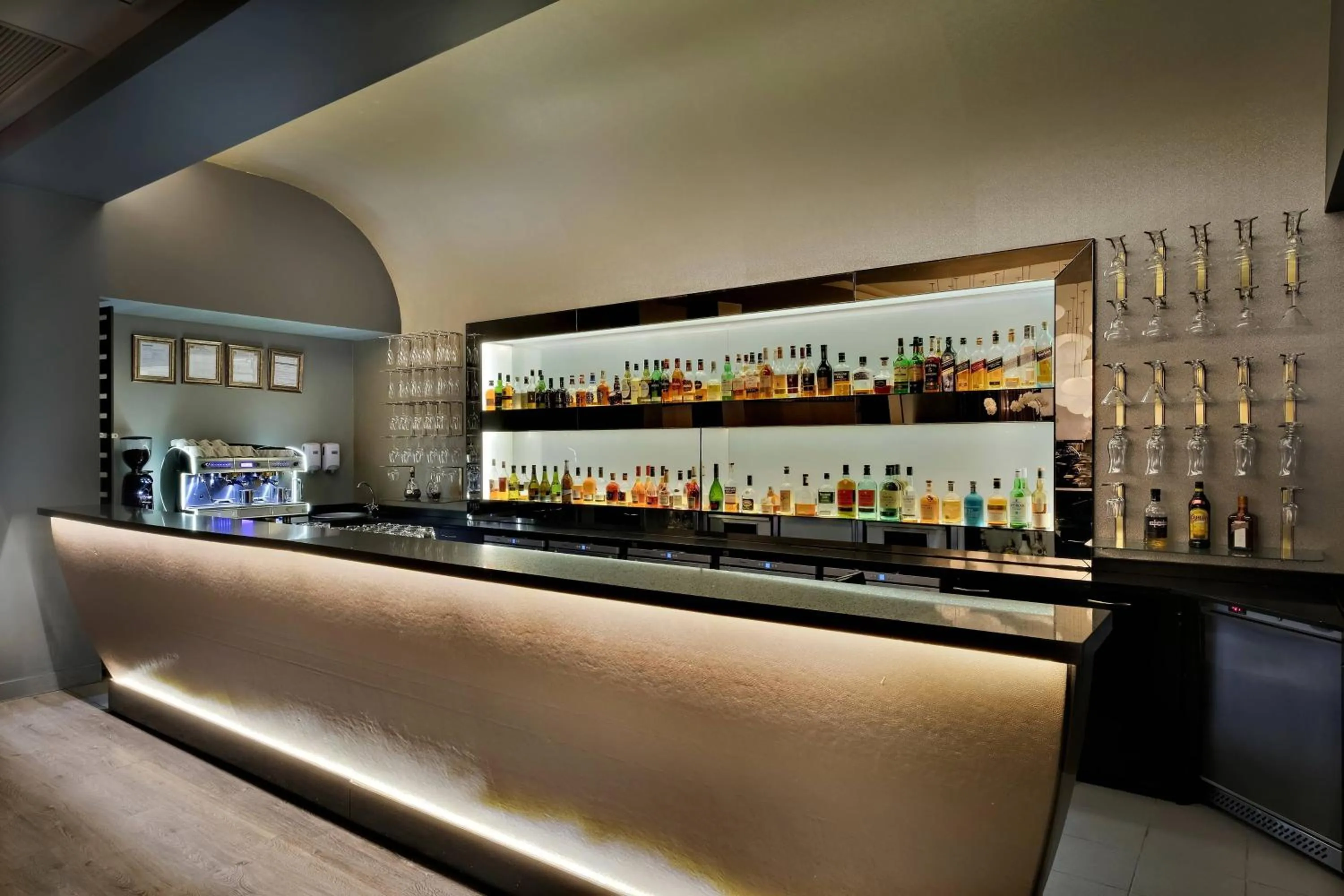 Lounge or bar in Protea Hotel Fire & Ice! by Marriott Pretoria Menlyn