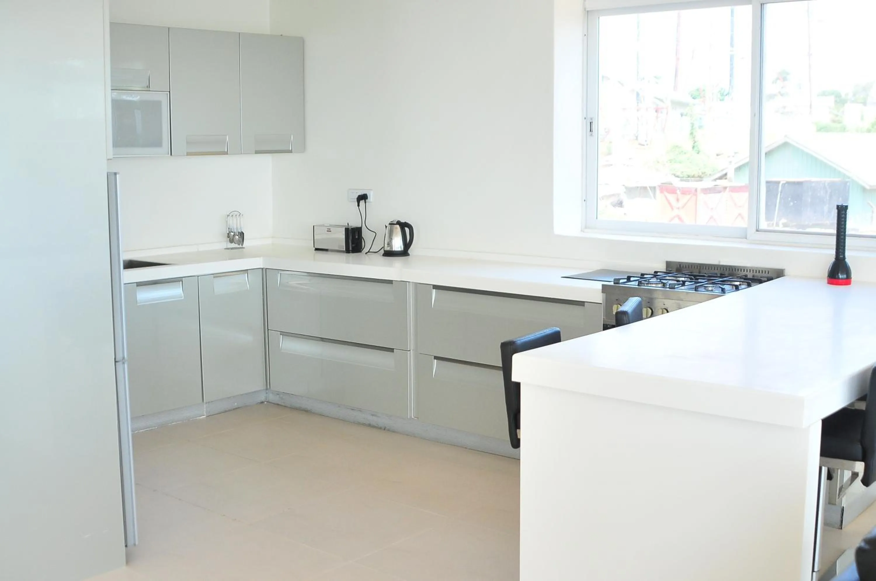 Kitchen or kitchenette in The Seventeen Apartment Hotel