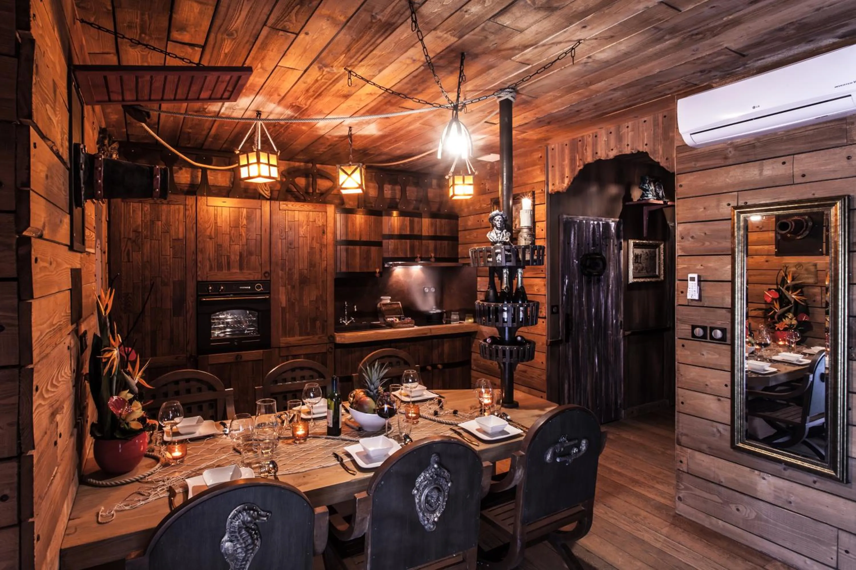 Staff in Hôtel Cap Pirate