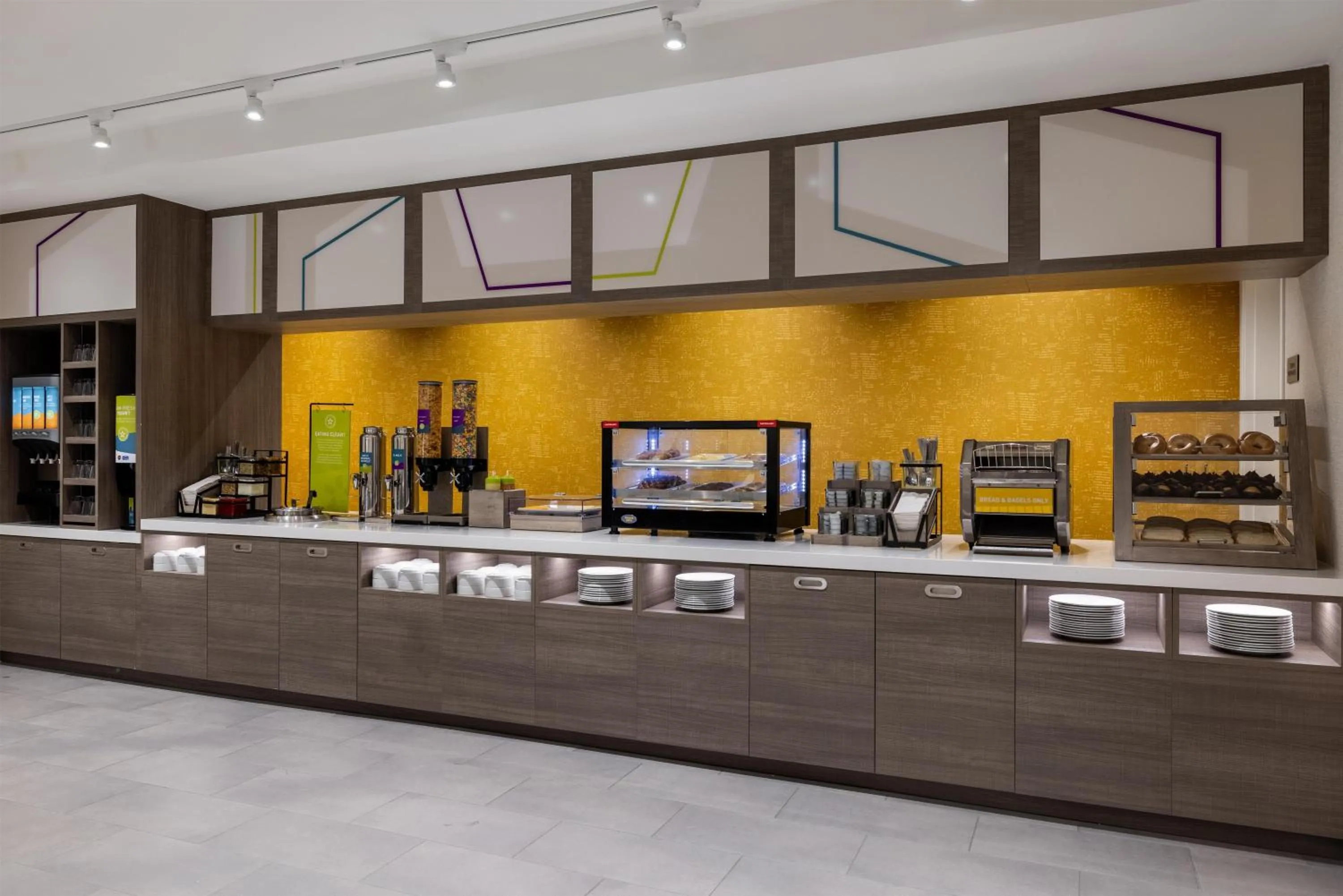 Breakfast in Home2 Suites By Hilton Ames