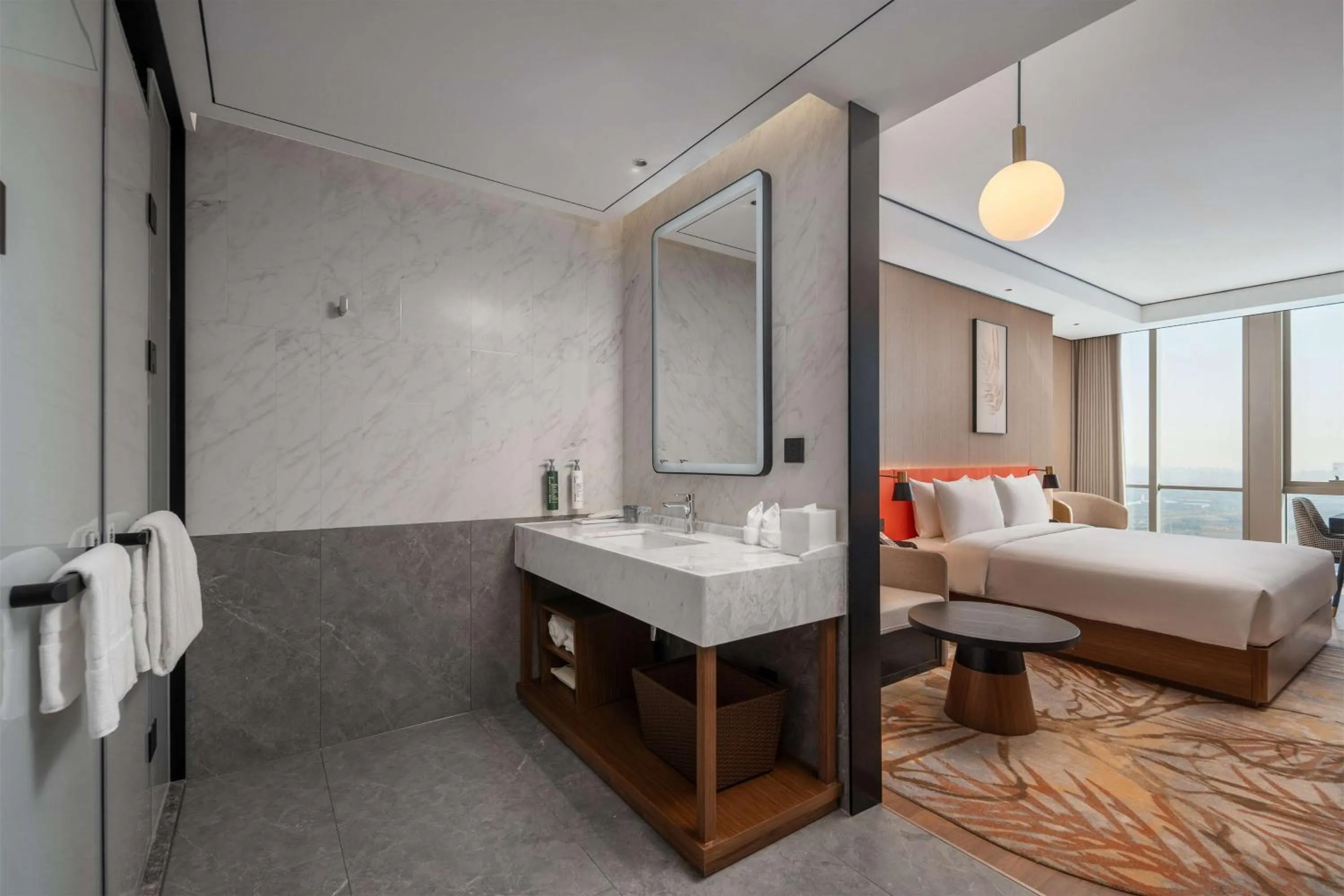 Bathroom, Bed in Hilton Garden Inn Hefei Feixi