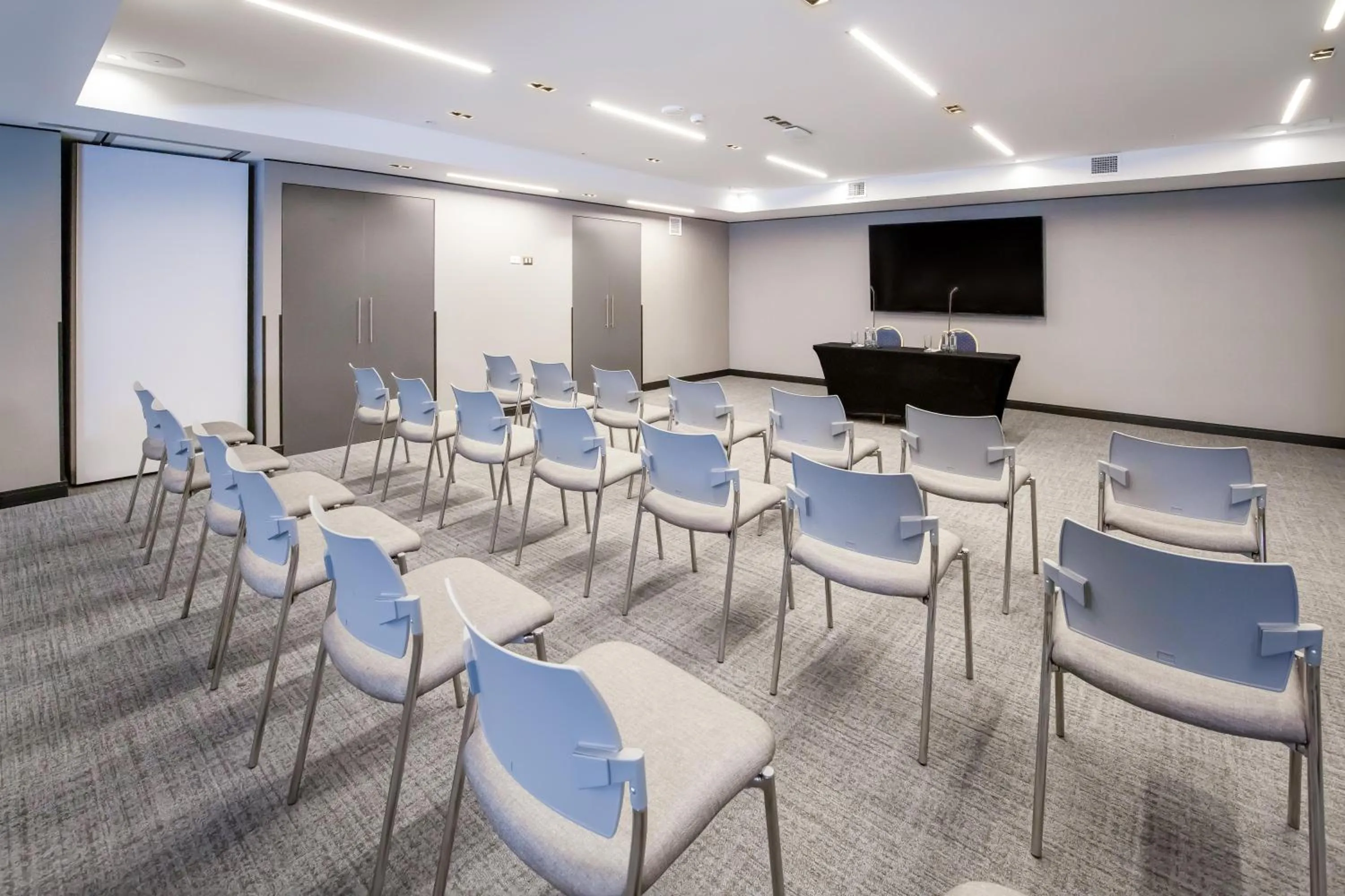 Meeting/conference room in Tru By Hilton Chillan Ferrat