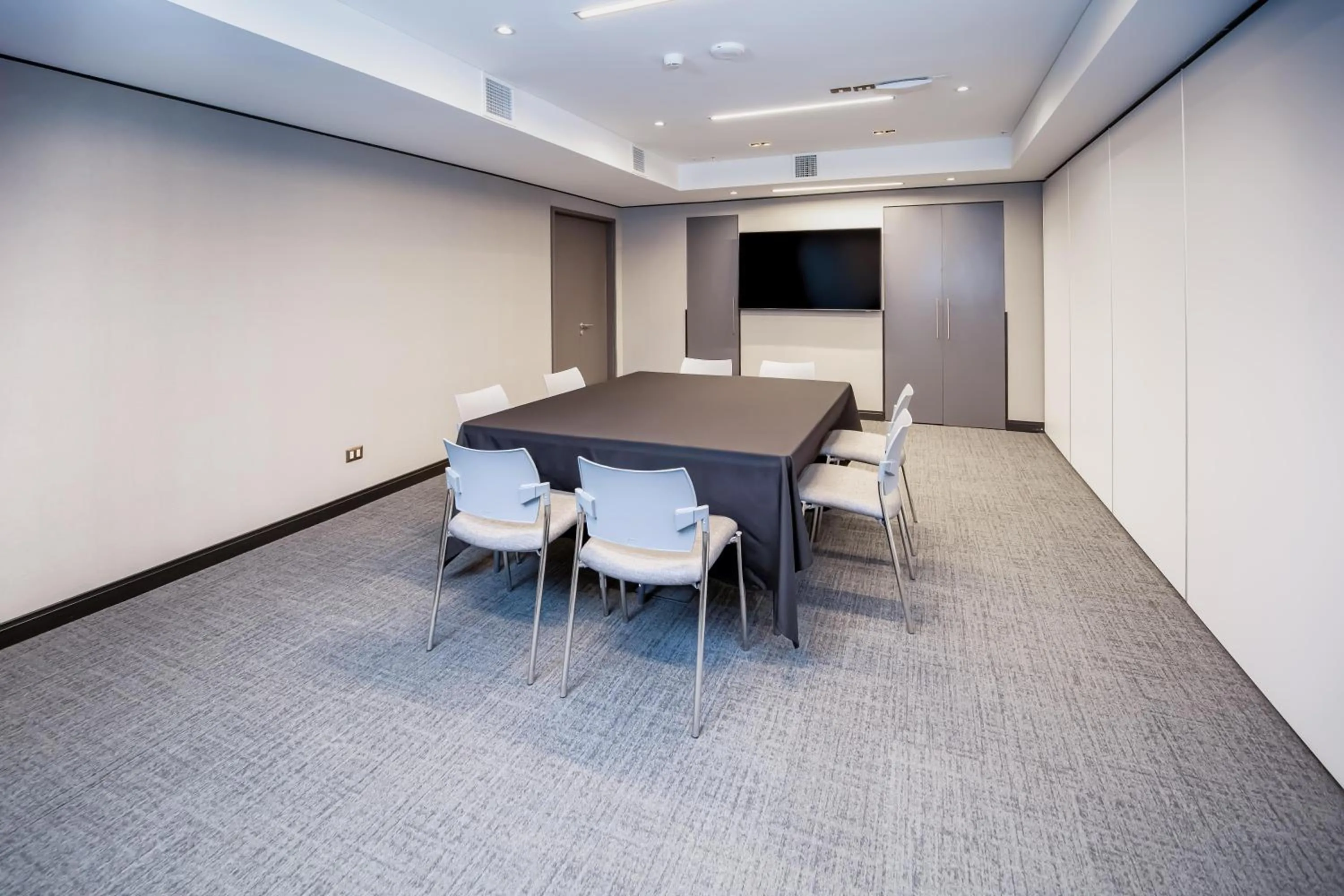 Meeting/conference room in Tru By Hilton Chillan Ferrat