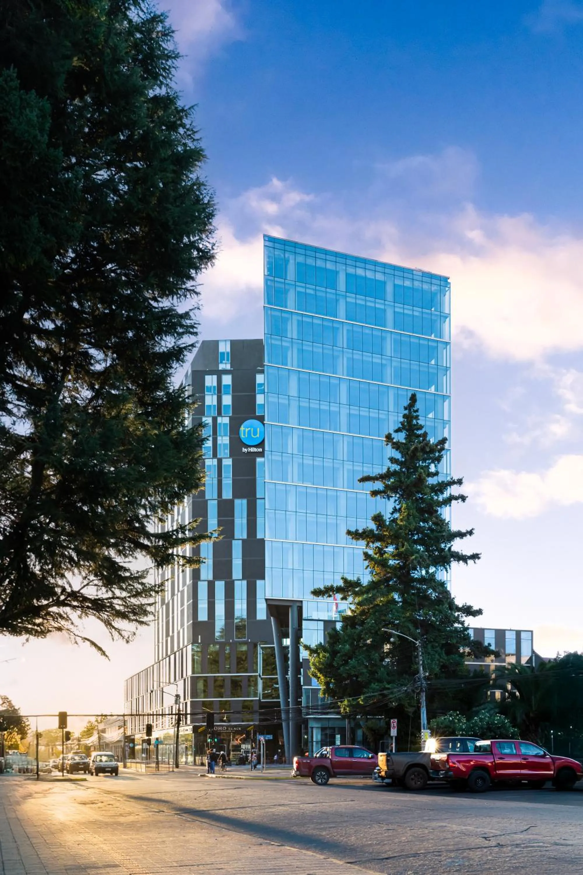 Facade/entrance in Tru By Hilton Chillan Ferrat