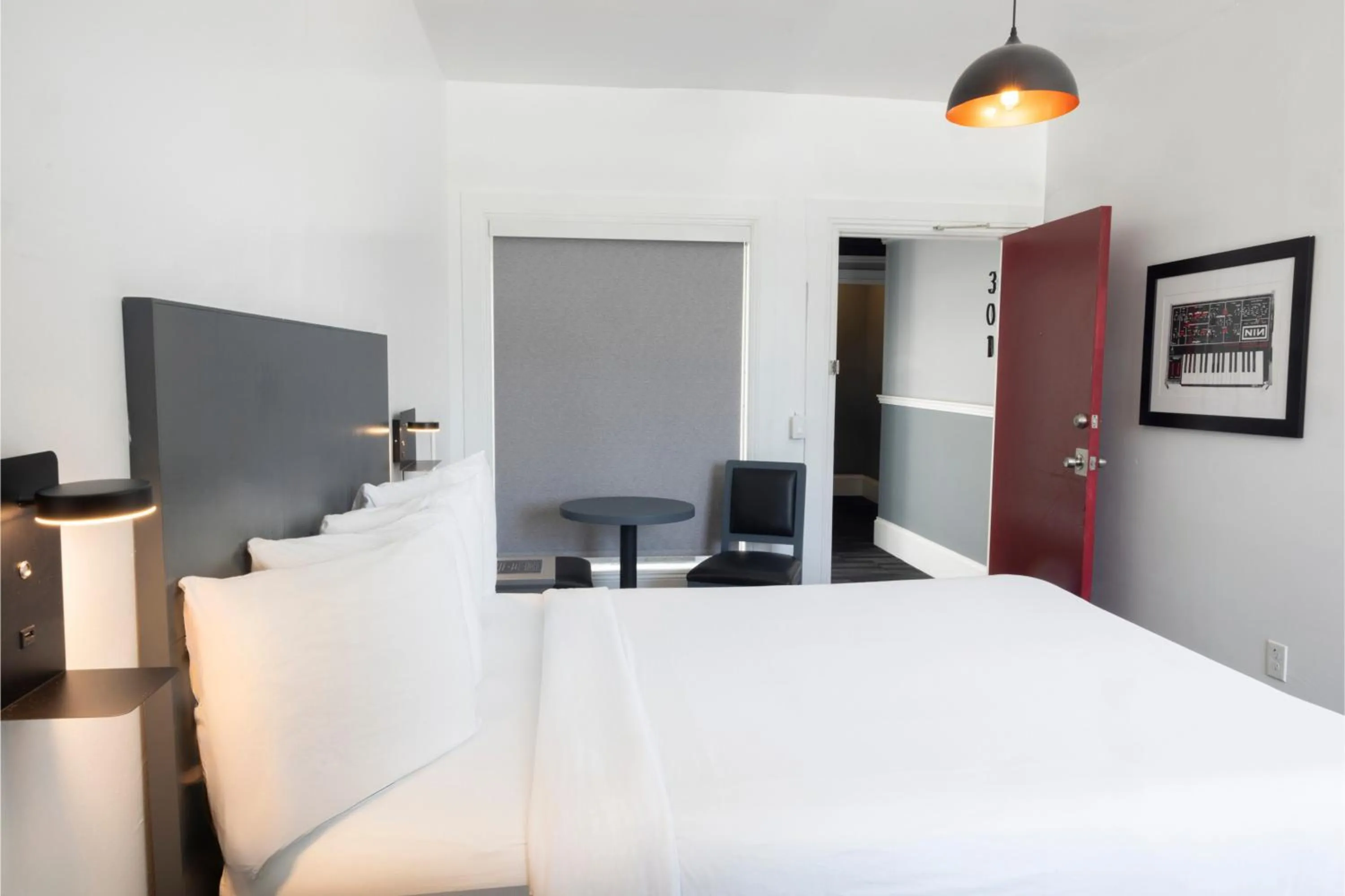 TV and multimedia, Bed in American Hotel