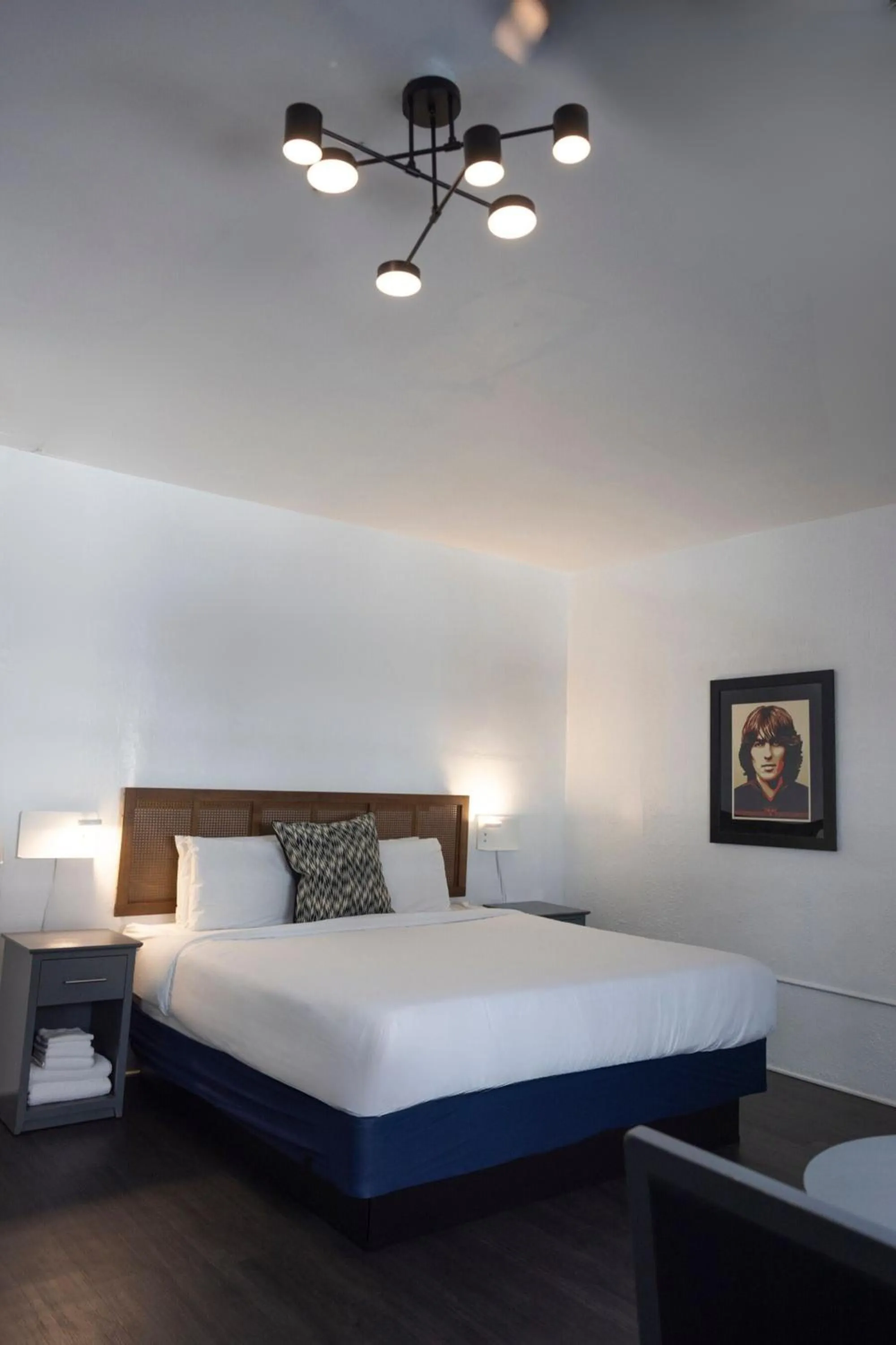 TV and multimedia, Bed in American Hotel