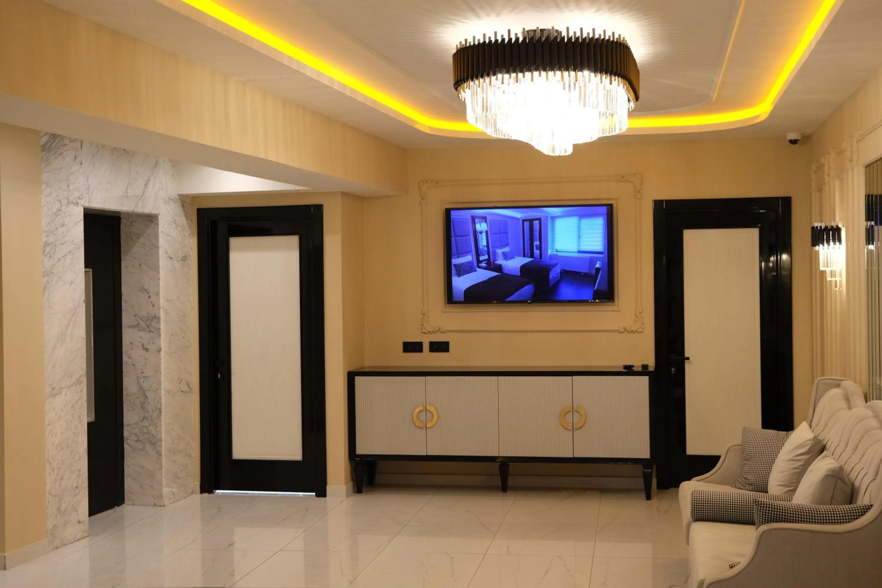 TV and multimedia in Fimka Hotel