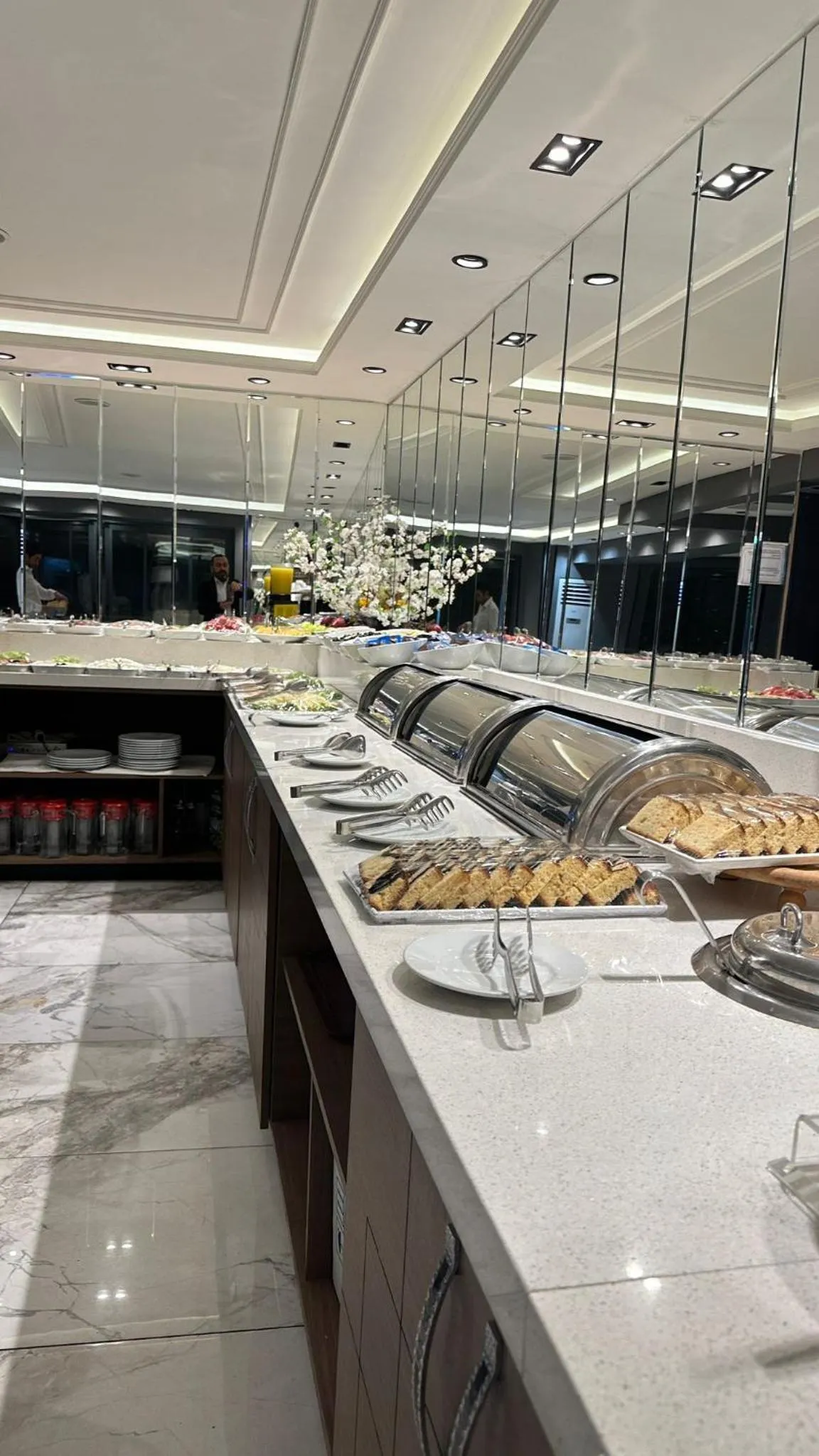 Restaurant/places to eat in Fimka Hotel