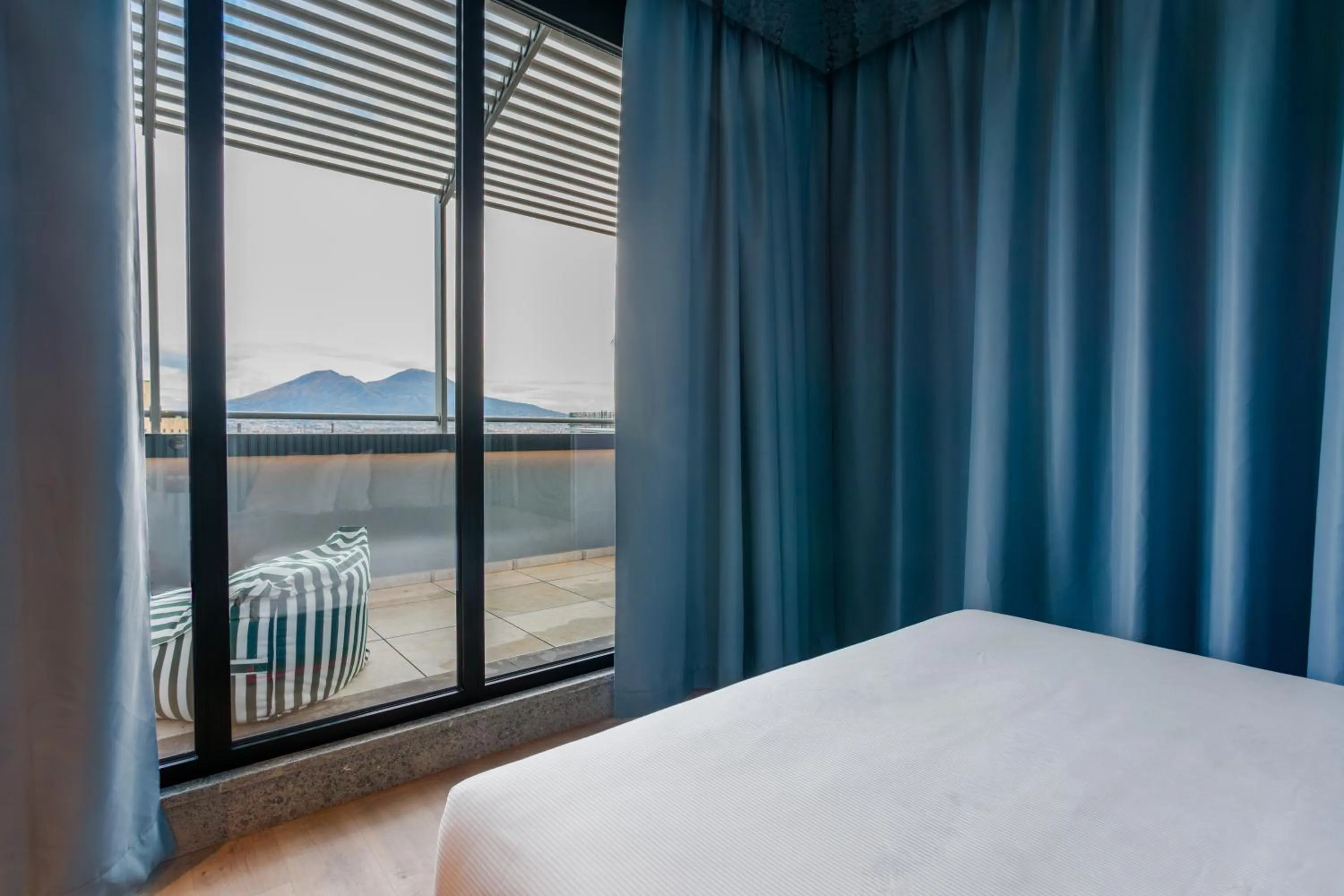 Photo of the whole room, Bed in CX Naples Centrale