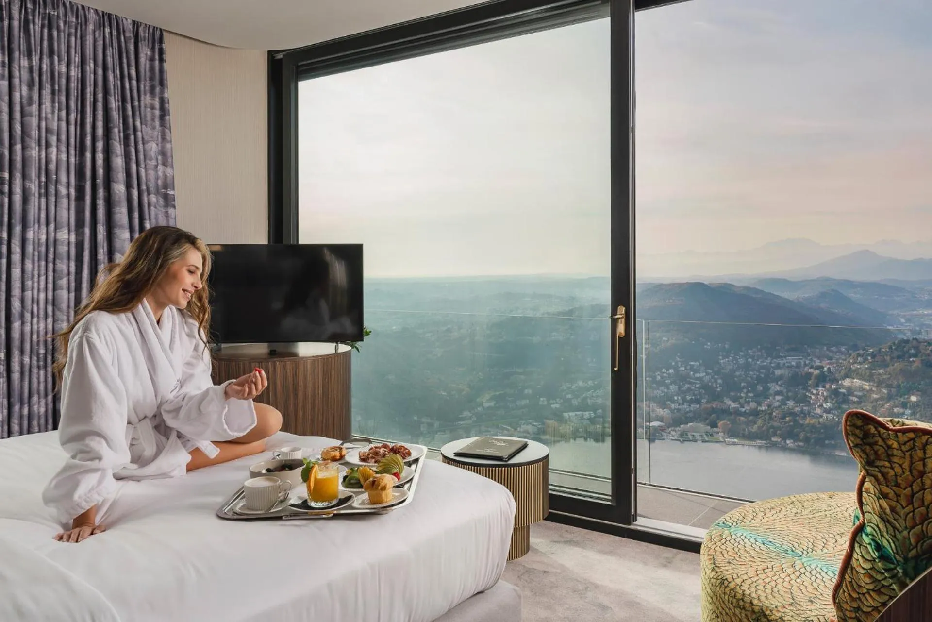 Property building, Bed in Nuvole Garden Hotel