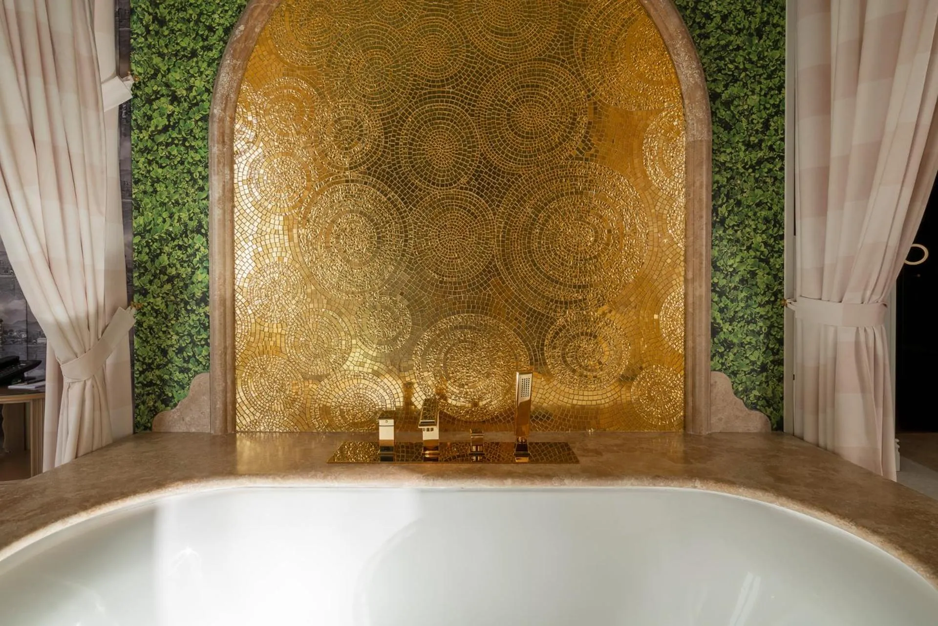 Decorative detail in Nuvole Garden Hotel