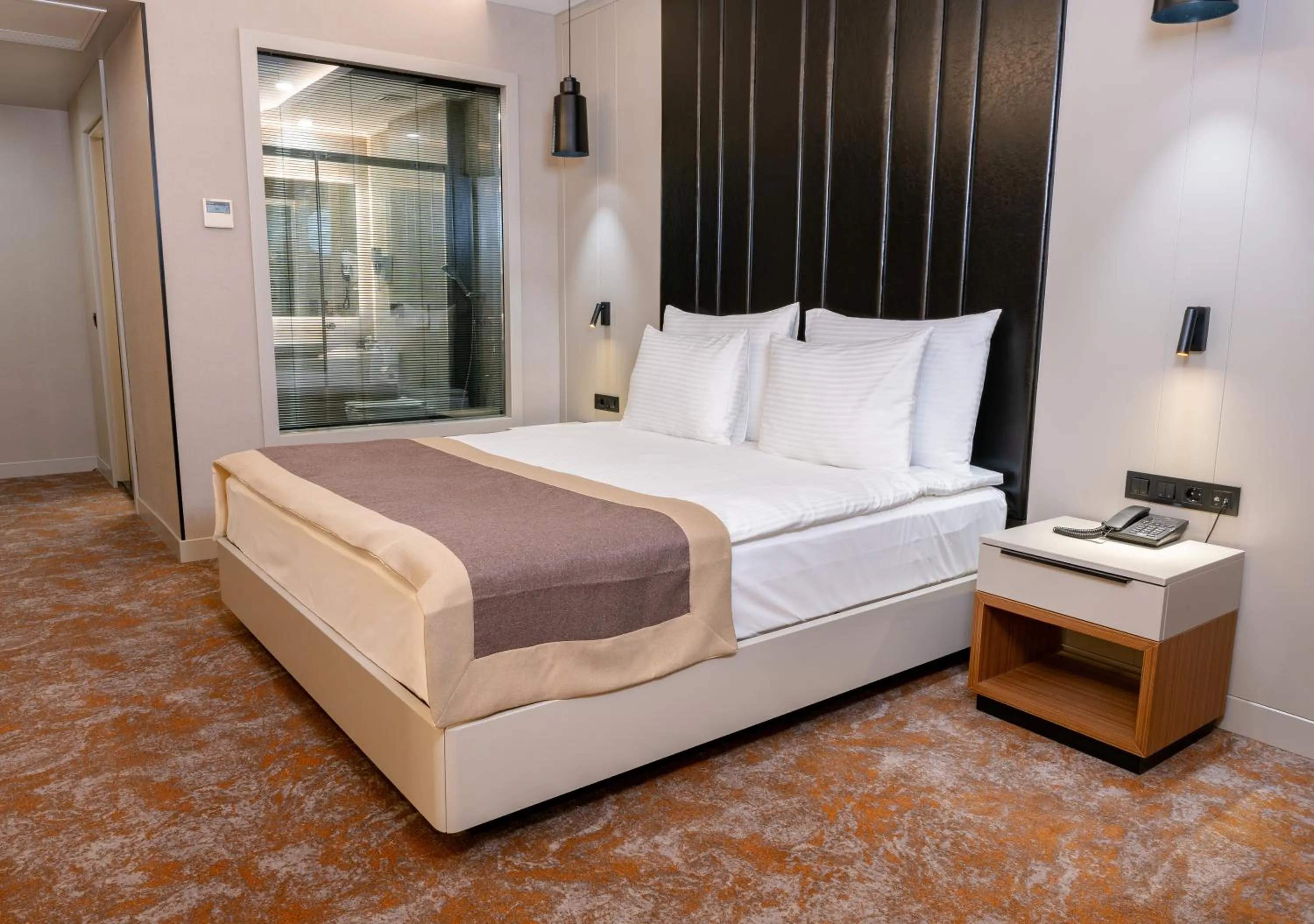 Photo of the whole room, Bed in Dedeman Adana