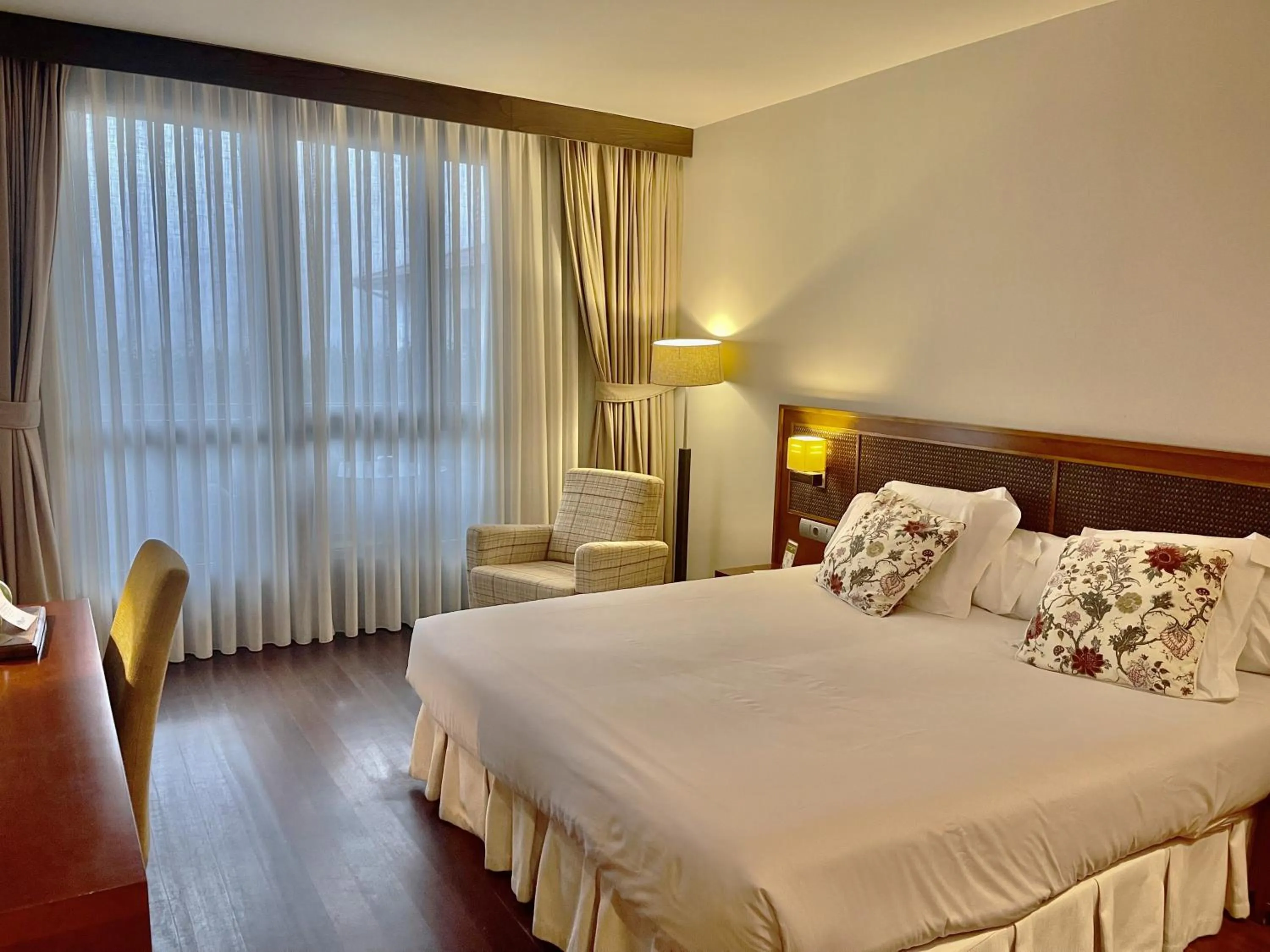 Photo of the whole room, Bed in Hosteria de Torazo Nature Hotel & Spa