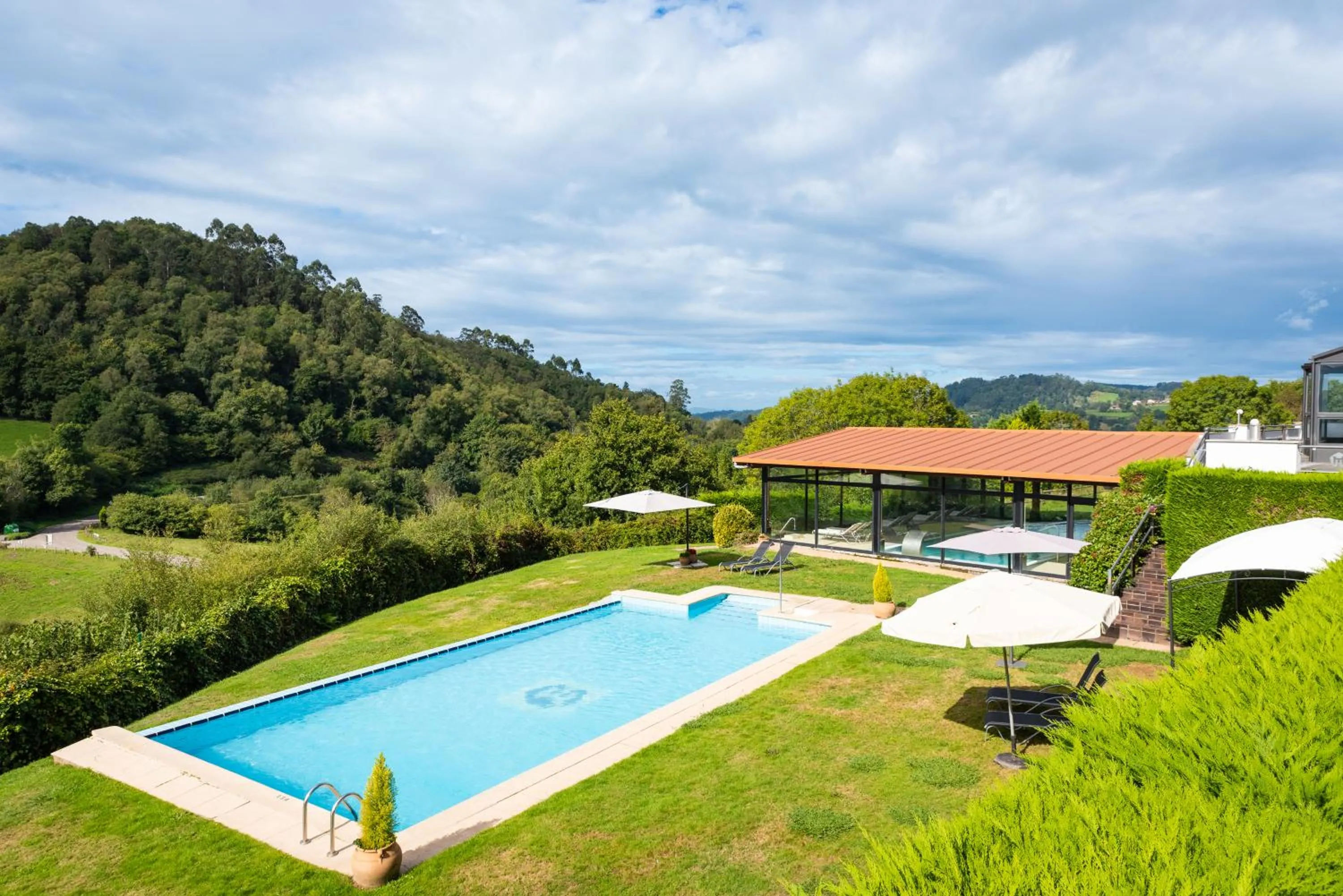 Swimming pool in Hosteria de Torazo Nature Hotel & Spa