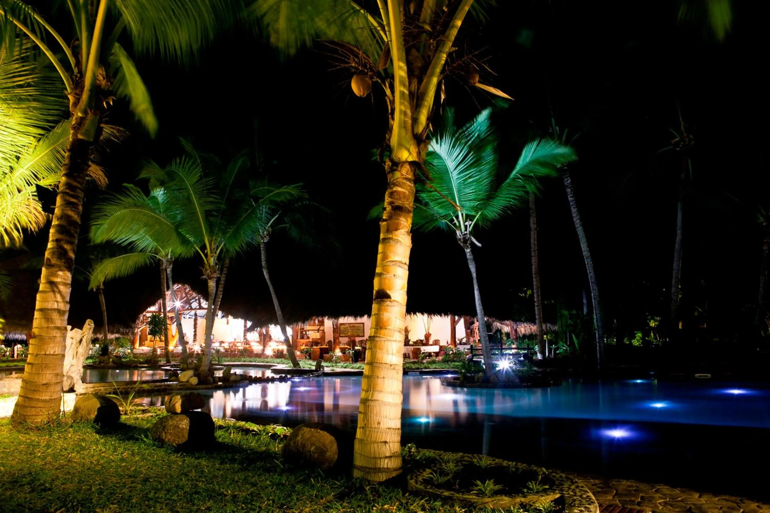 Swimming pool in Ravintsara Wellness Hotel
