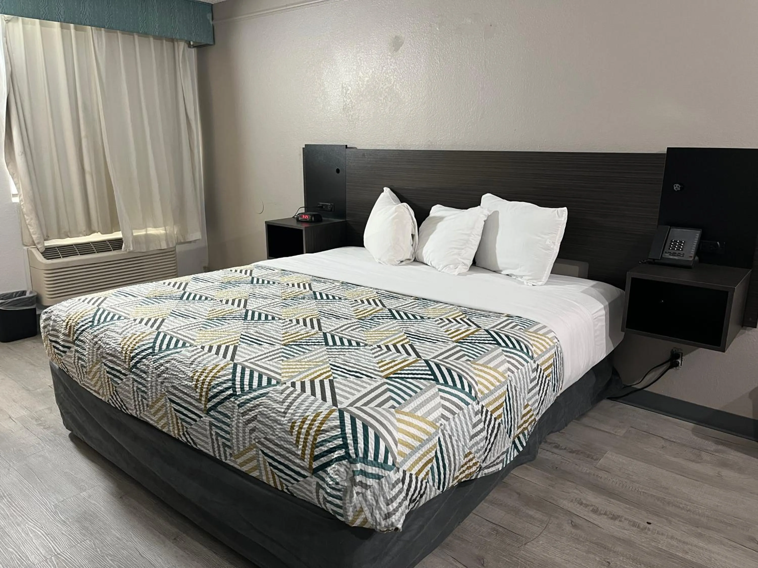 Bed in Studio 6 Phoenix, AZ Midtown