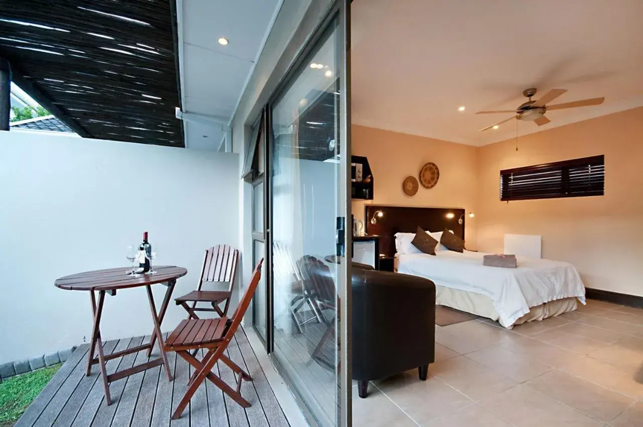 Double or Twin Room with Garden View in Africa Beach B&B Double or Twin Room with Garden View in Africa Beach B&B