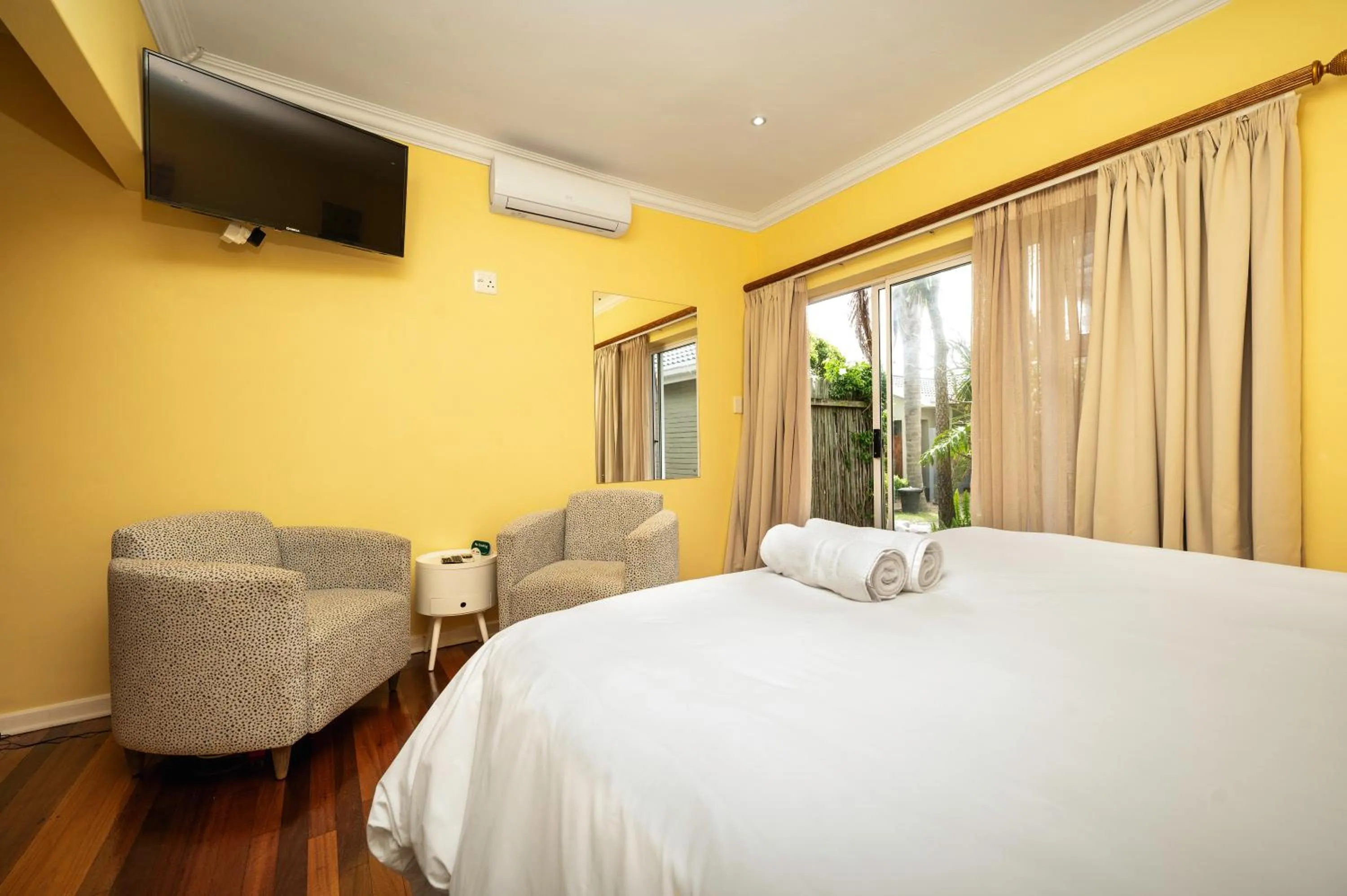 Bed in Africa Beach B&B