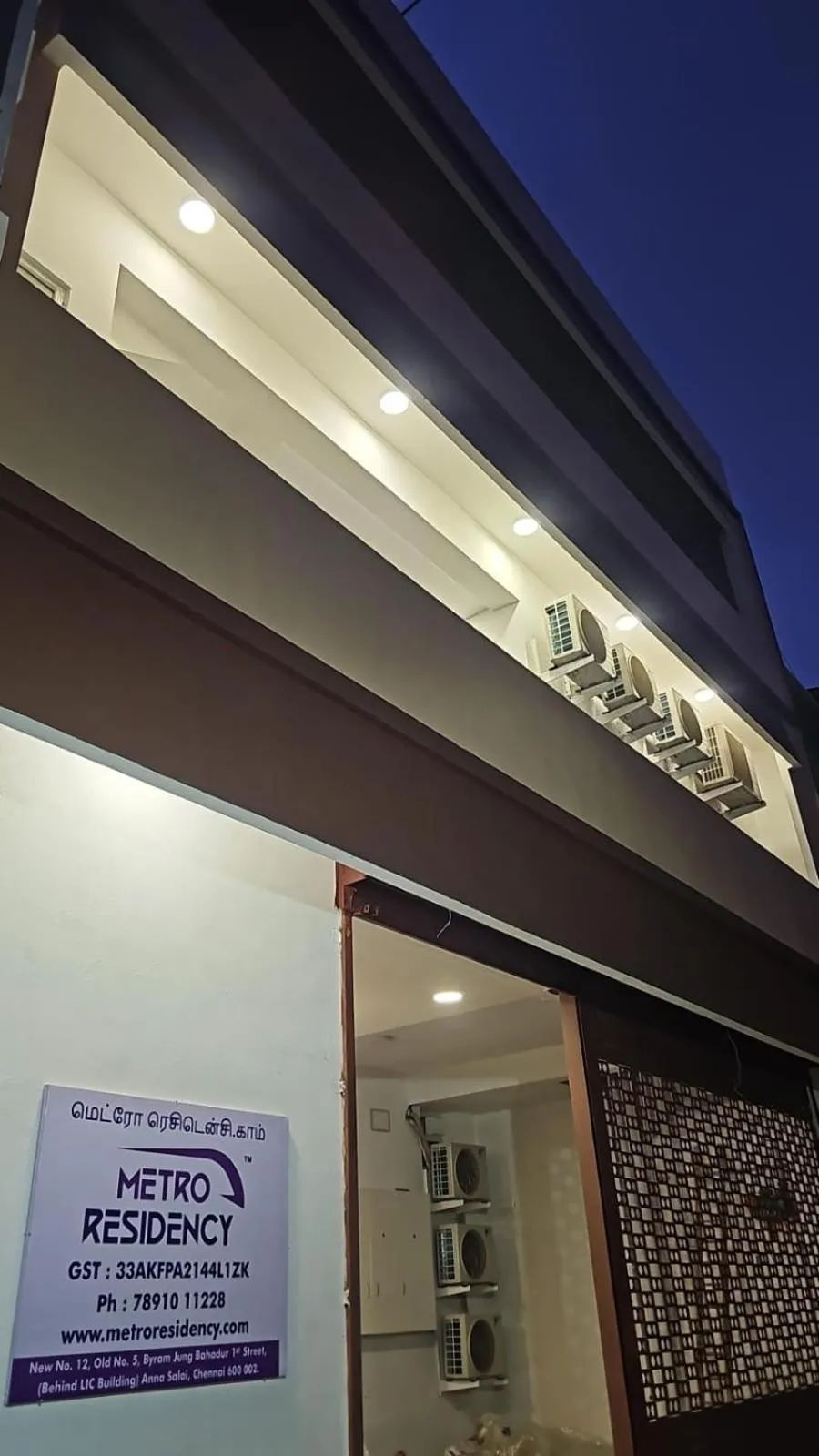 Property logo or sign in MetroResidency com