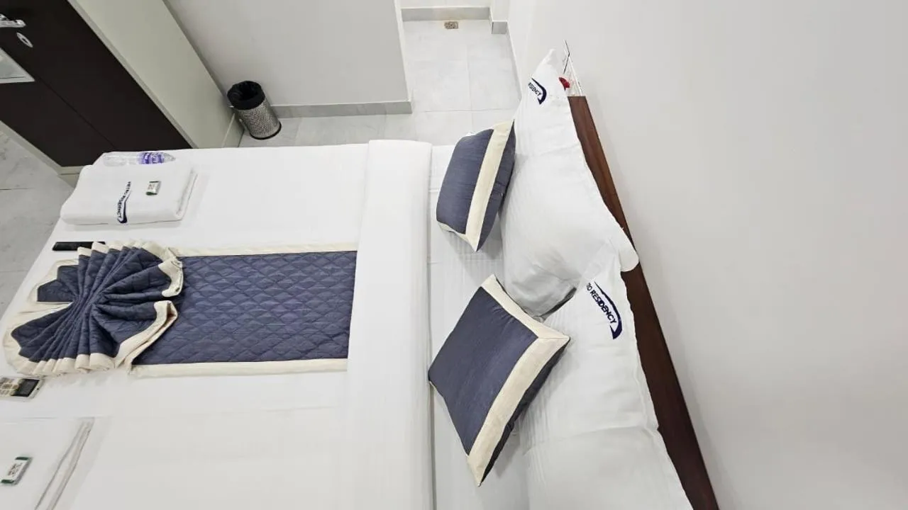 Bed in MetroResidency com