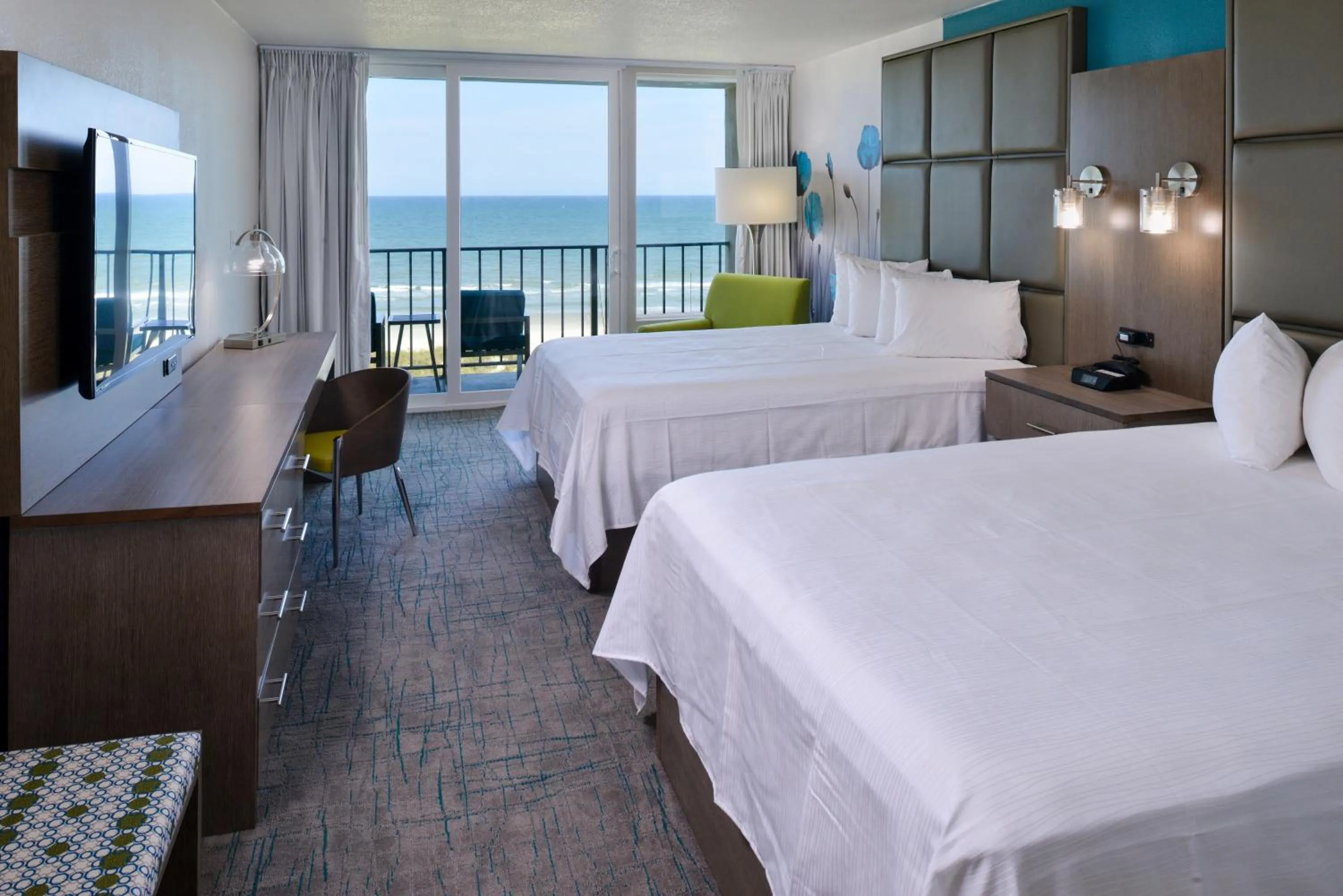 Day, Bed in Cabana Shores Hotel