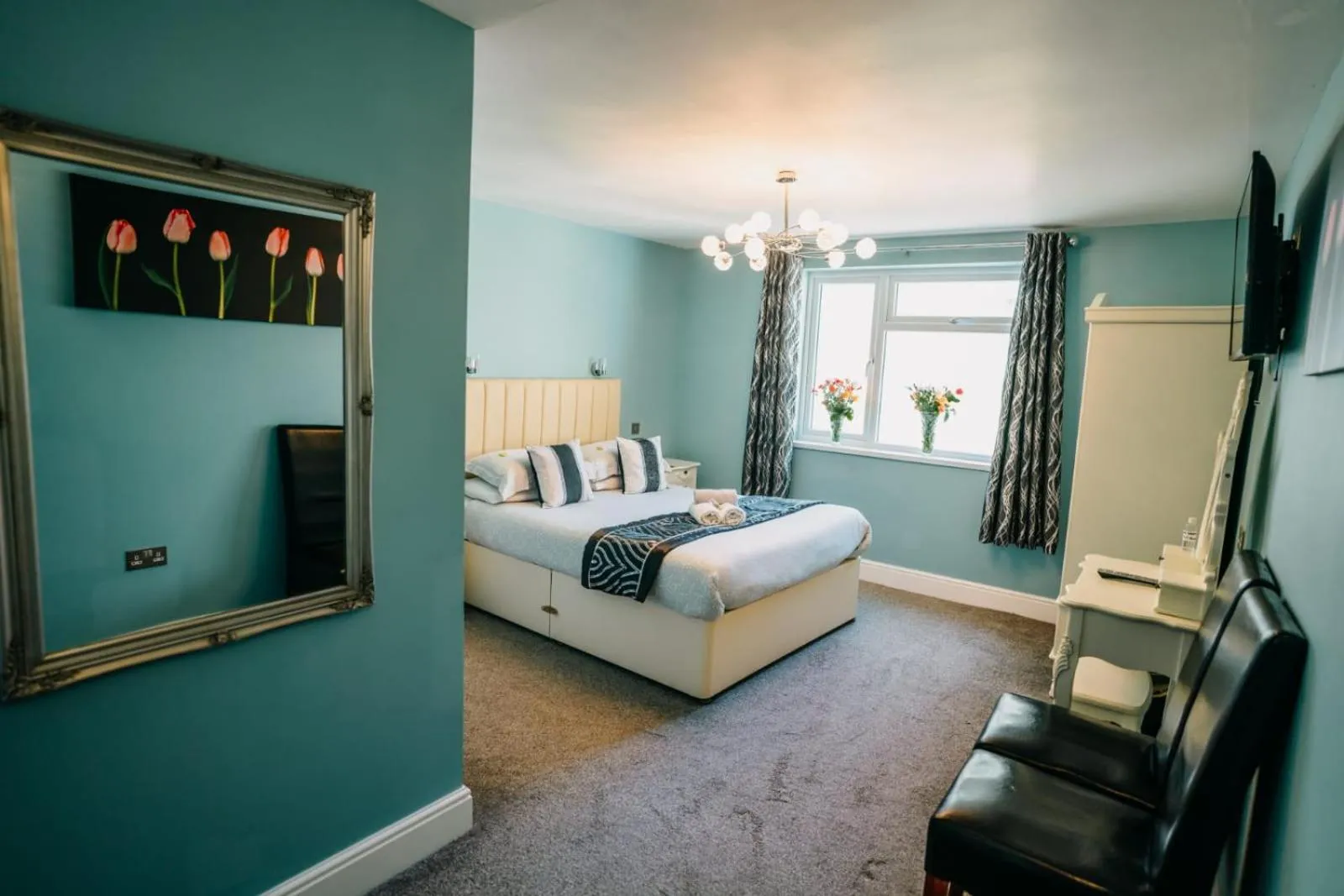 Bed in OYO Minerva Guesthouse