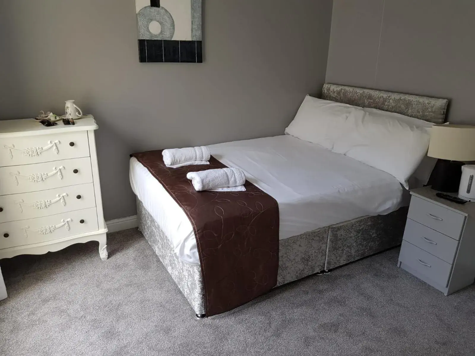 Deluxe Single Room in OYO Minerva Guesthouse Deluxe Single Room in OYO Minerva Guesthouse