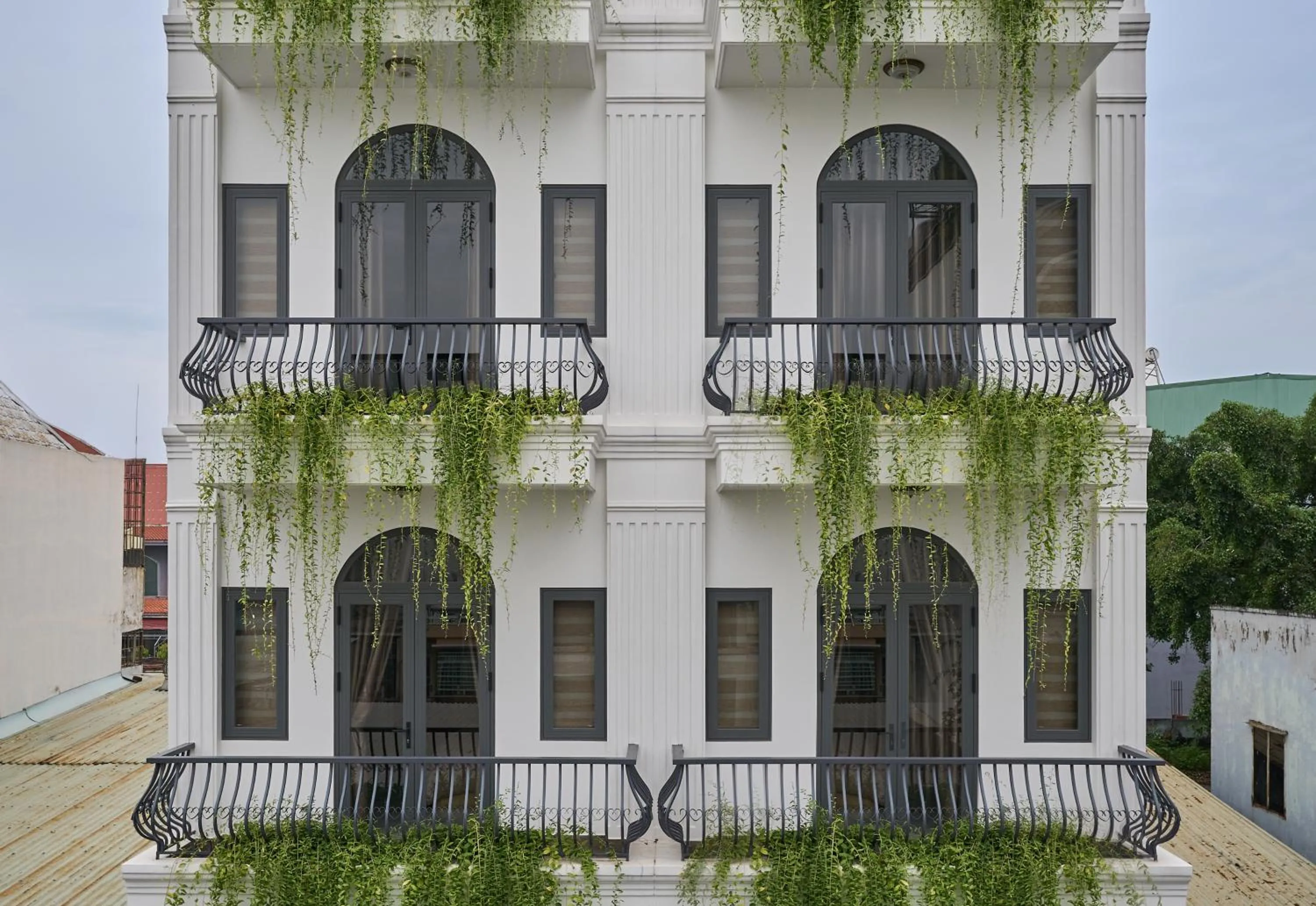 Property building in Green Riverside Hotel & Apartment