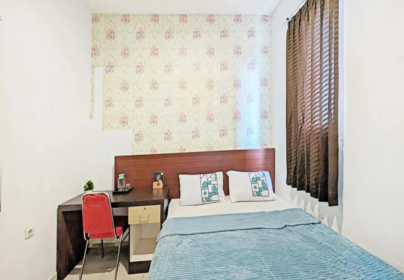 Bedroom, Bed in 99 Guest House