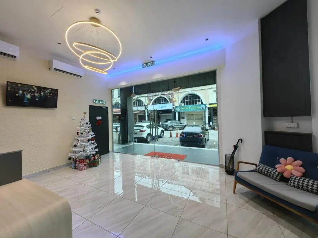 Communal lounge/ TV room in Galaxy Hotel Bandar Perda