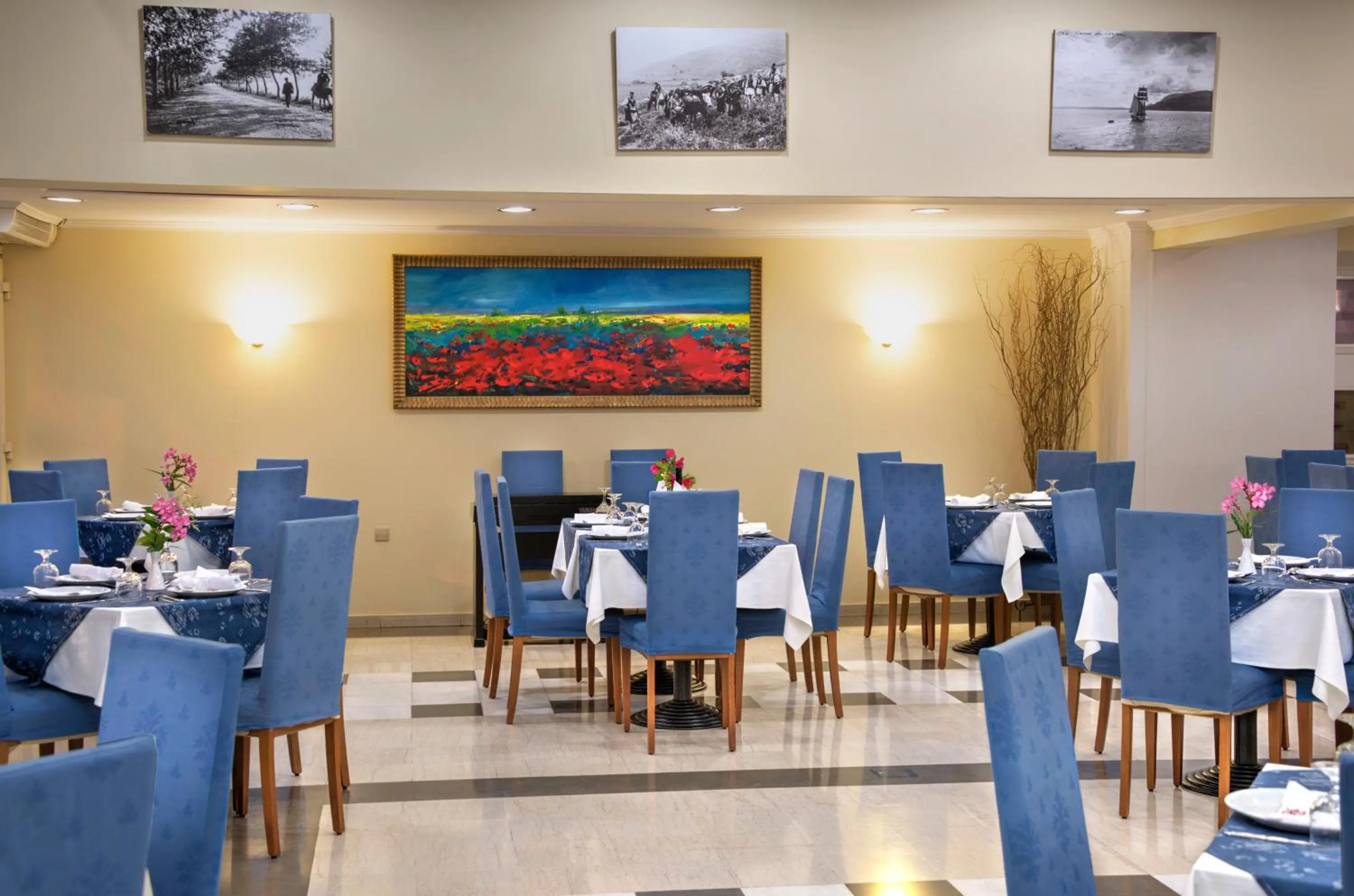 Restaurant/places to eat in Angelika Pallas Hotel