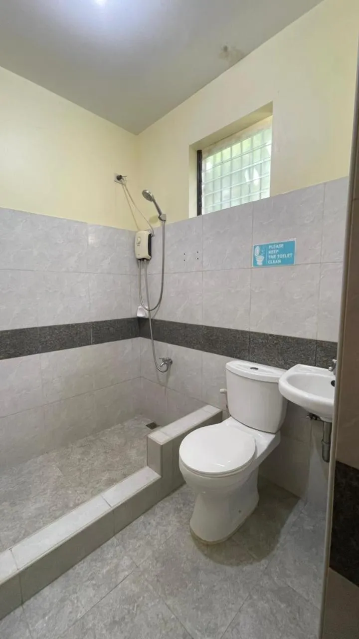 Bathroom in Roccksar Pension House