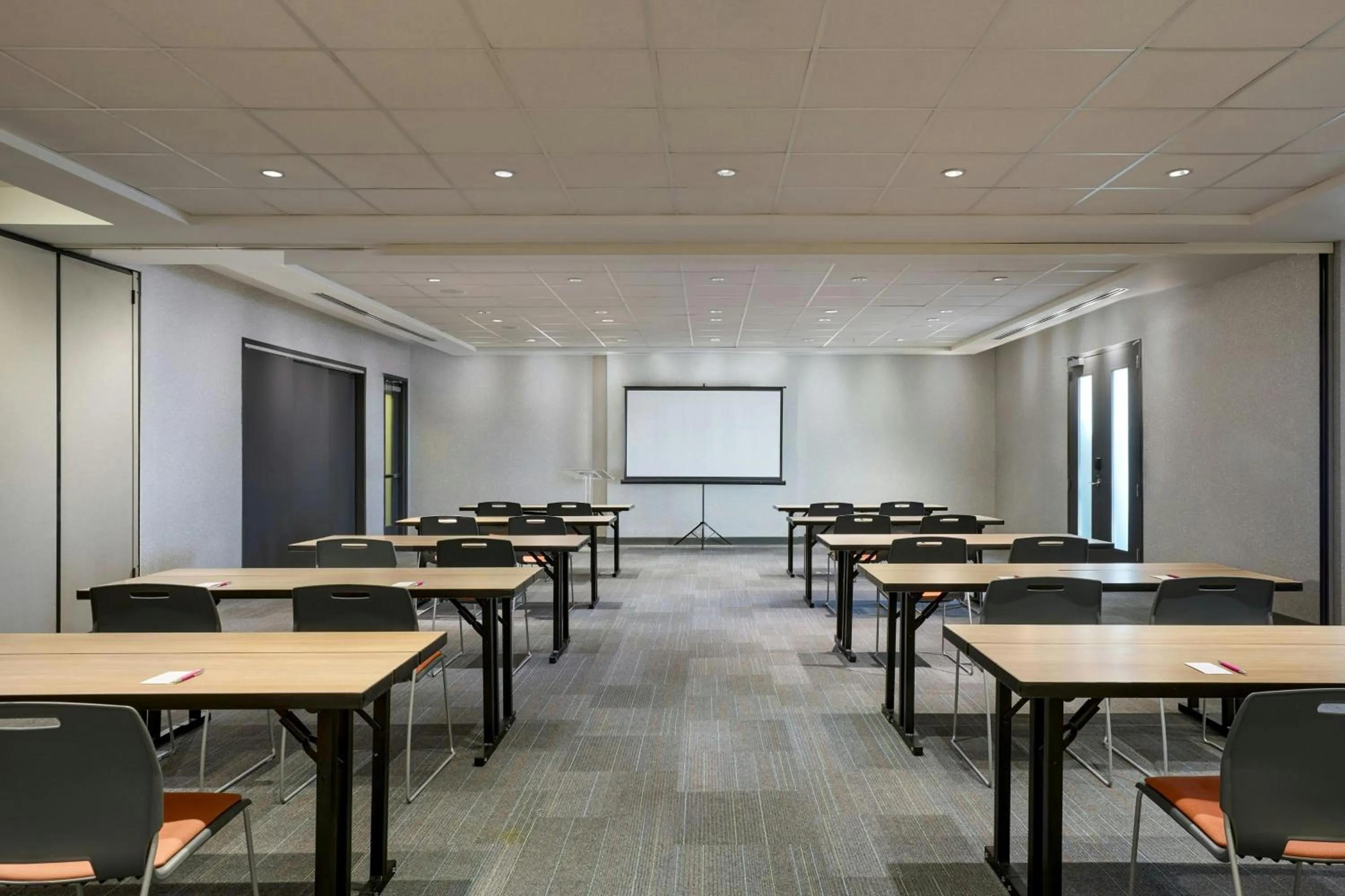 Meeting/conference room in Aloft Durham Downtown