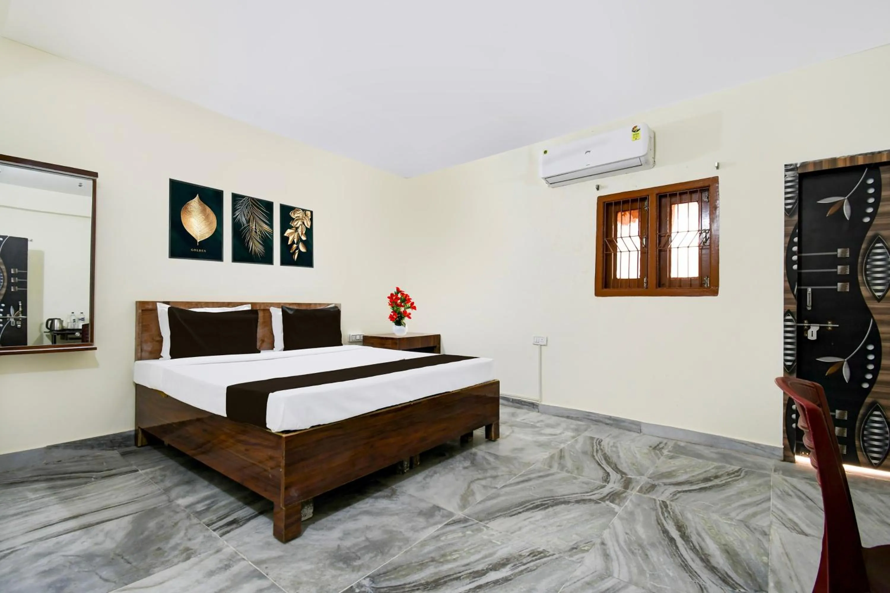 Bedroom, Bed in Super Hotel O Khandagiri Near DN Regalia Mall